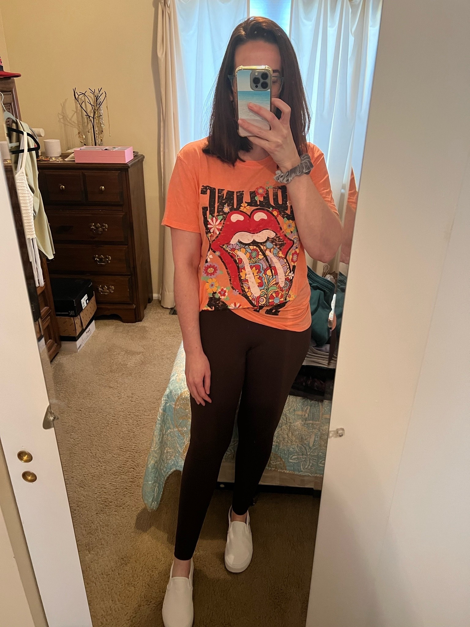 Rolling Stones tshirt (s). Brown leggings (s). White slip on sneakers (8.5). #tshirt #graphictshirt #rollingstonestshirt #leggings #brownleggings #sneakers #whitesneakers #sliponsneakers #falloutfit
fall outfits
fall fashion hauls

#LTKootd #LTKSeasonal