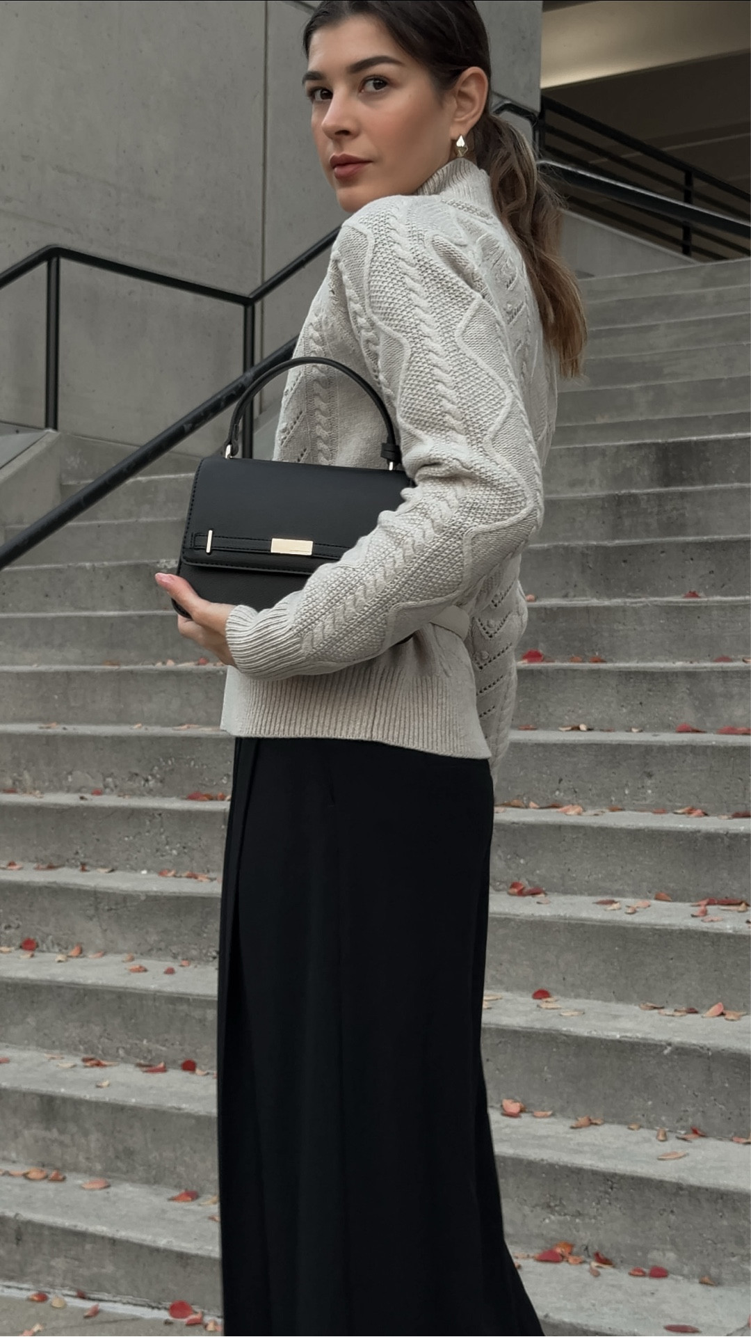 Chic and easy holiday look that will keep you warm 

#LTKootd #LTKOver40 #LTKHoliday