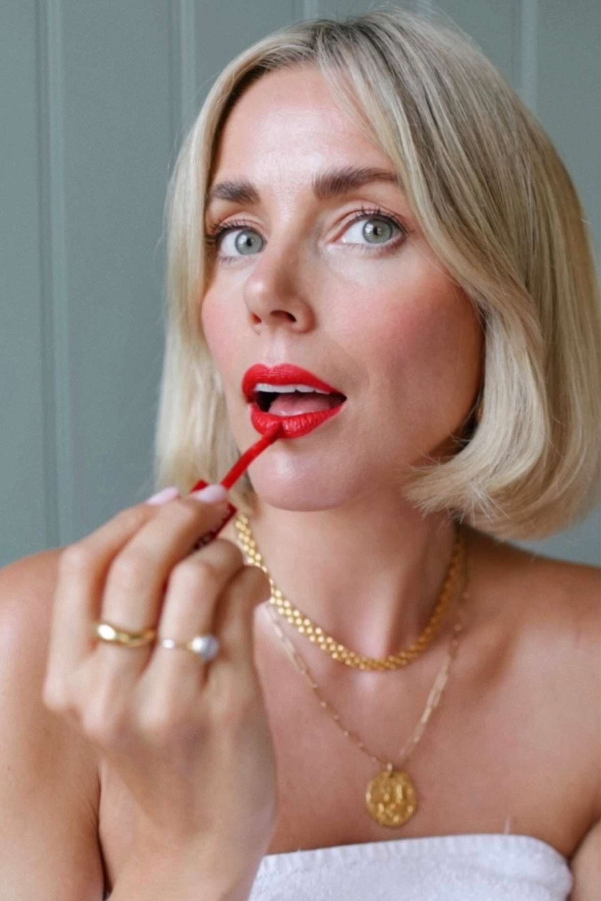 Colorstay lipstick shade ‘Top Talent’
Gel Blush Serum 130
Serum skin tint shade 213
Mascara black 

#LTKuk #LTKxBoots #LTKeurope