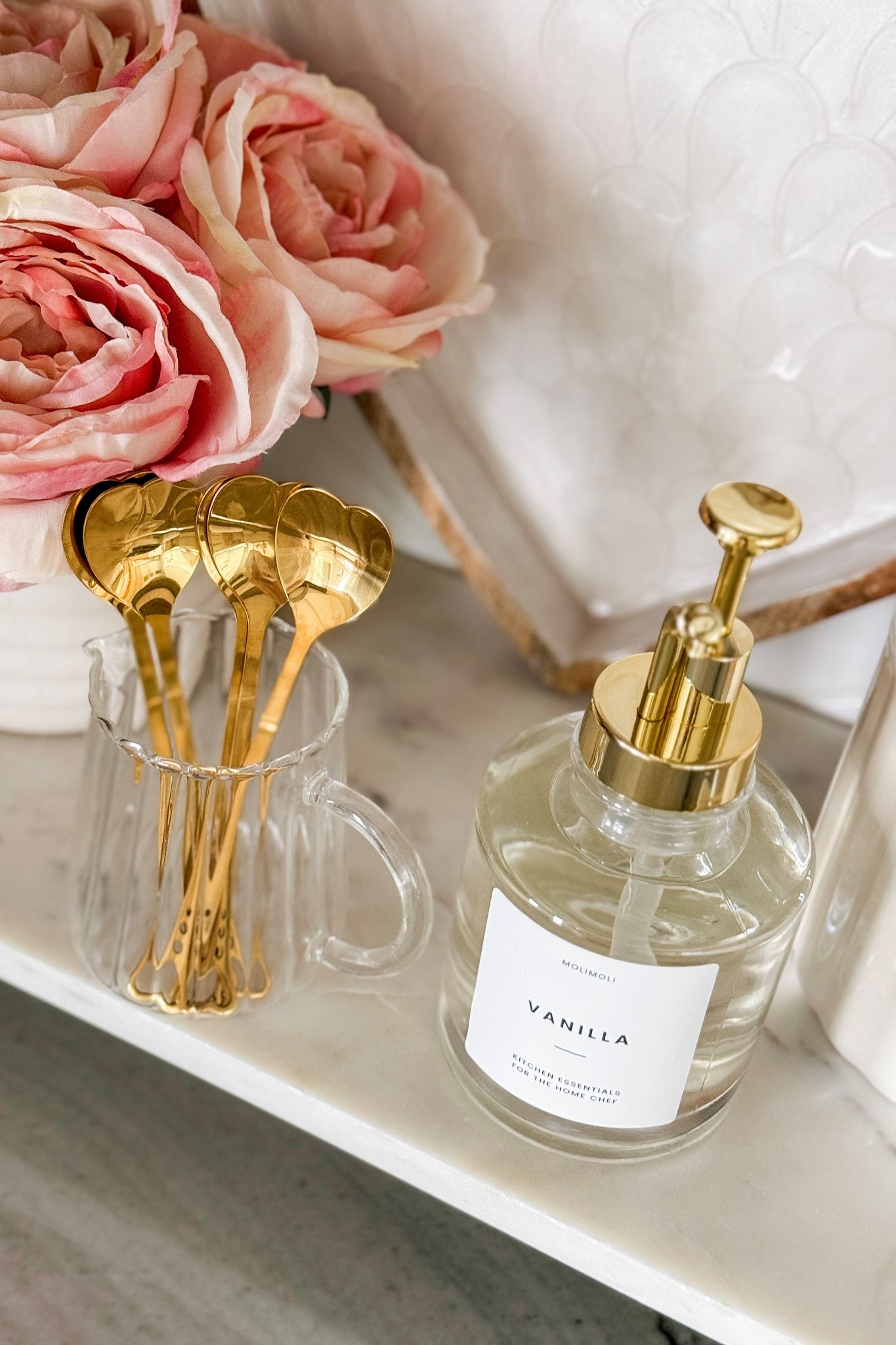 A closer look at some Valentines coffee bar goodies!

Holiday, seasonal, seasonal coffee bar, valentines, valentine's day, heart spoons, syrup dispenser, home, home finds, home decor 

#LTKFindsUnder100 #LTKSeasonal #LTKHome