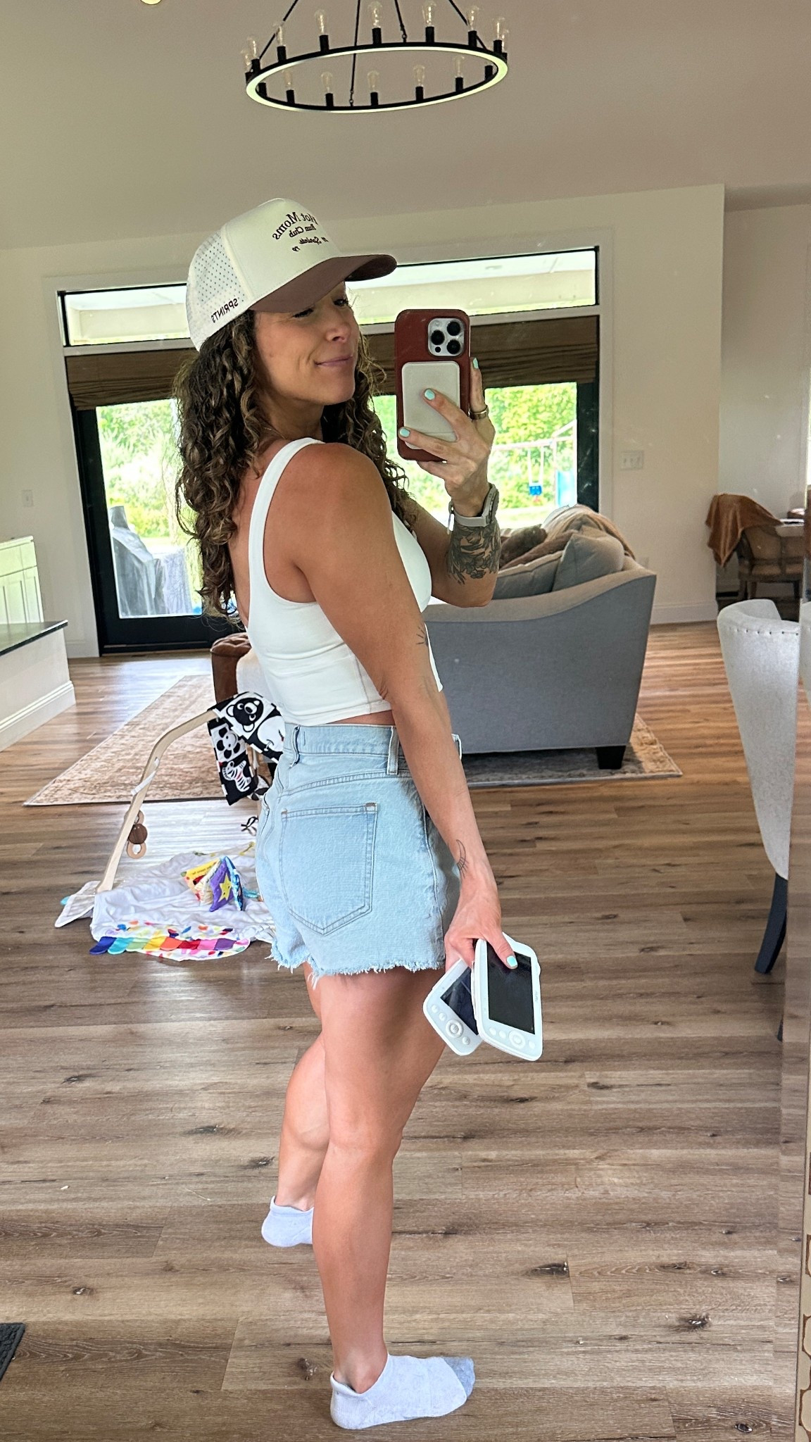 Hot mom fit of the day 🧢 

#LTKActive #LTKSummerEdit