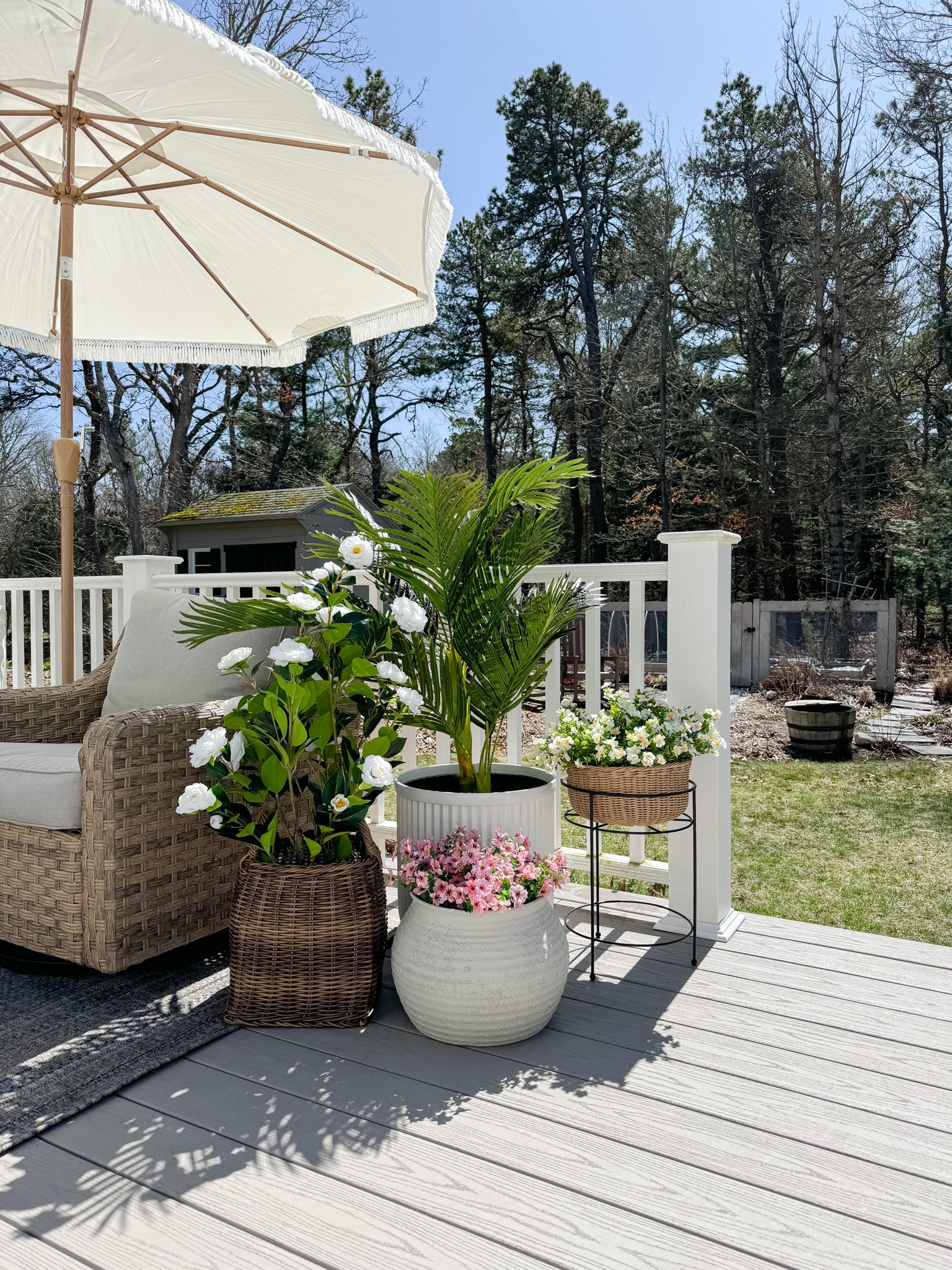 Spring Outdoor Patio

Home  home decor  home favorites  spring front porch  spring home decor  seasonal decor  planters  area rug  coastal home  faux flowers

#LTKHome #LTKFindsUnder50 #LTKSeasonal