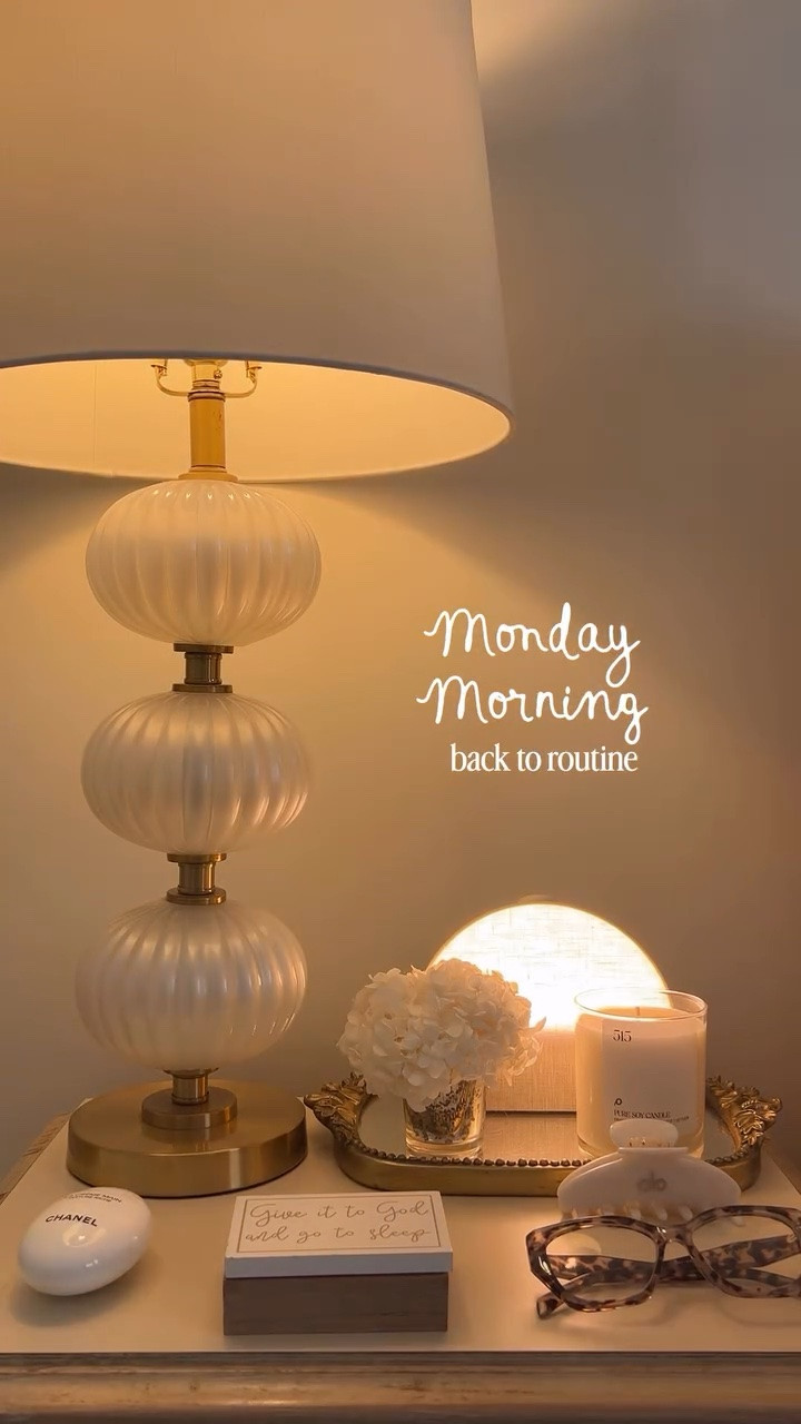 // anddddd we’re back…back into routine after a fun weekend🤍🪩✨links can be found on my ShopMy ✨ #routinevlog #morning #morningvlog #dogsofinstagram #goldenretriever //