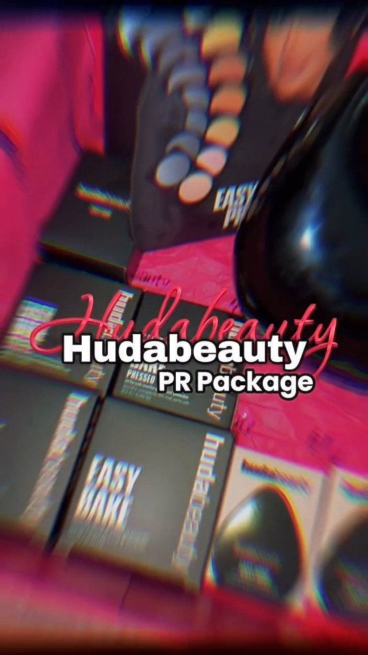 Manifesting, but make it luxury 🤍✨
My first PR package of 2026 arrived from @hudabeauty, and it feels like confirmation that this year is already aligning exactly how it should. Elevated beauty, intentional moments, and glam that feels earned ✨

The star of the unboxing? The newly reformulated Easy Bake Pressed Powder—pressed, perfected, and giving that soft-focus, flawless finish that defines effortless luxury. Same iconic Easy Bake legacy, now refined for the next level 🤍

This isn’t just makeup, it’s a reminder: when you step into your era, the right things start finding you. New year, higher standards, and beauty moments that match the vision 💄✨

Thank you @hudabeauty—2026 is already glowing.

#Hudabeauty #EasyBake #LuxuryBeauty #ManifestationEra #BeautyInfluencer #PRUnboxing #SoftGlam #ElevatedGlam #newyearenergy #ashleyangelx #microinfluencer #makeup #explorepage✨ #contentcreator #smallcontentcreator #latinainfluencer #beautyinfluencer #prpackage #makeuplover #makeuppr #2026 #2026energy