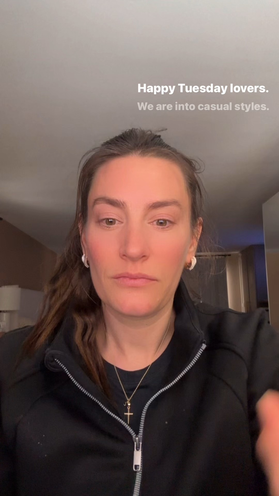 Day 2 of our Casual Holiday Looks. Today, we hit the slopes (or the sofa!) with a relaxed, snuggly outfit perfect for chill holiday mornings 

#LTKSeasonal #LTKHoliday #LTKootd