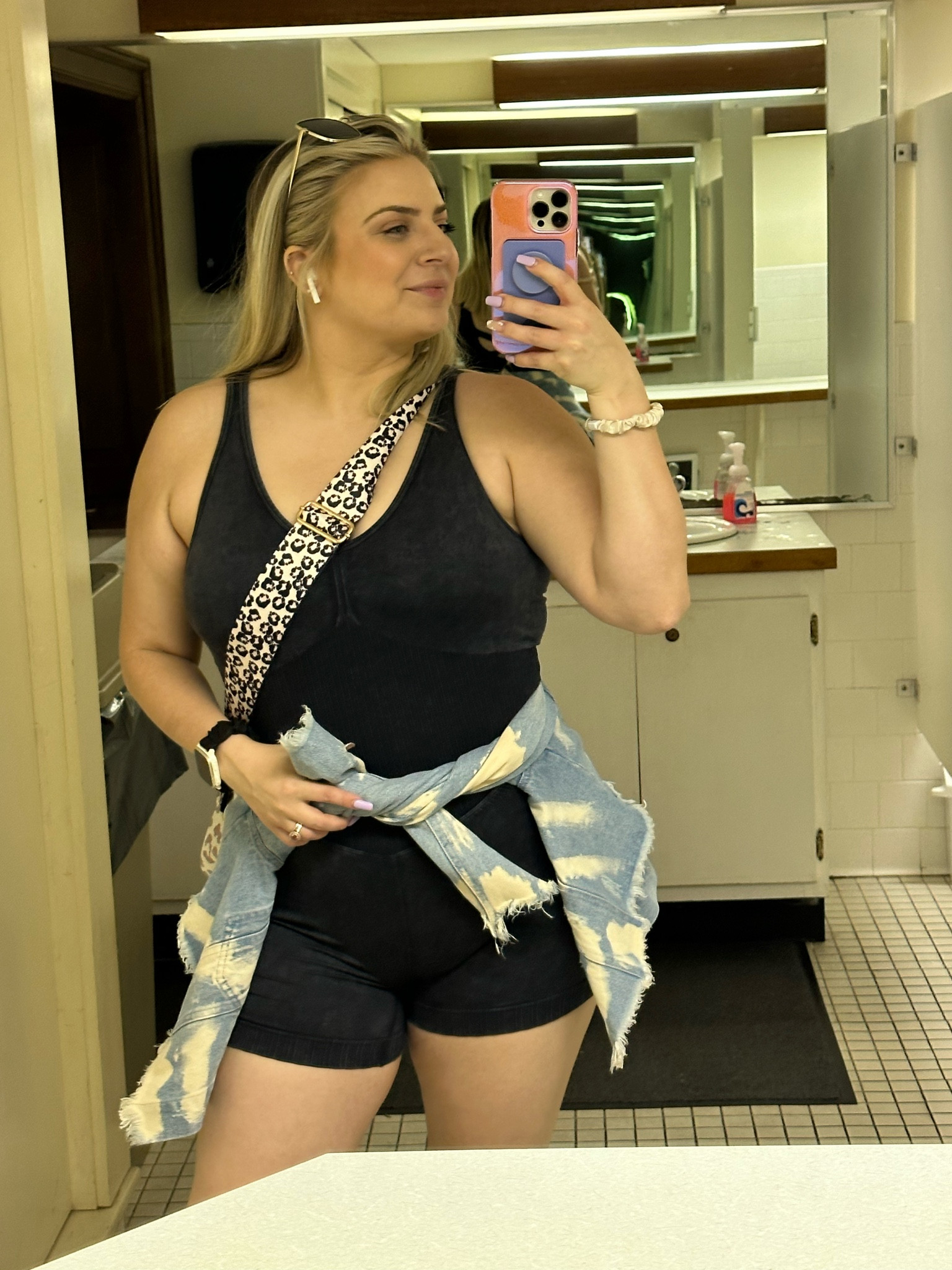 In size Large
Cups removal 

#LTKcurves #LTKunder50 #LTKfit