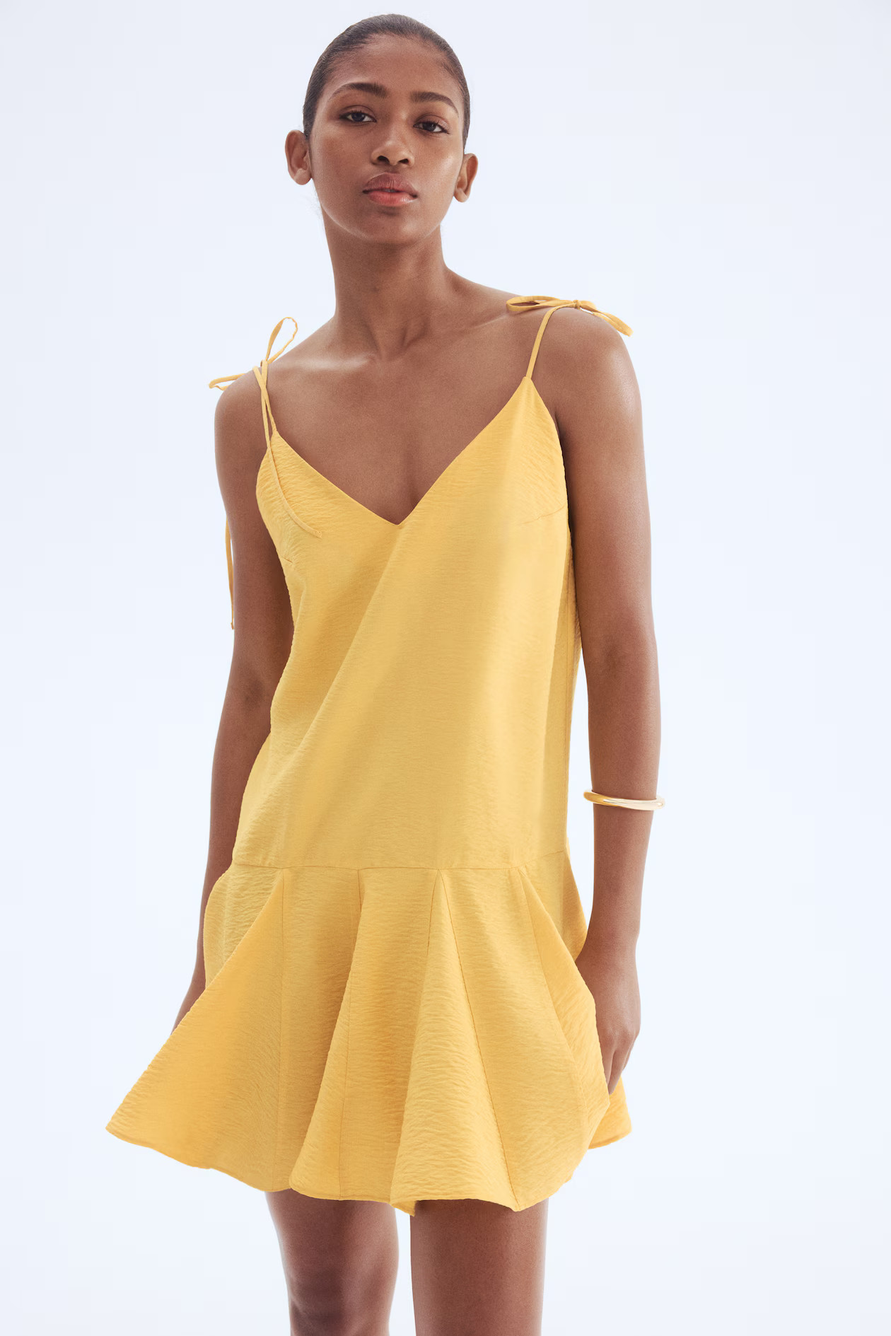 Flared-skirt dress | H&M (UK, MY, IN, SG, PH, TW, HK)