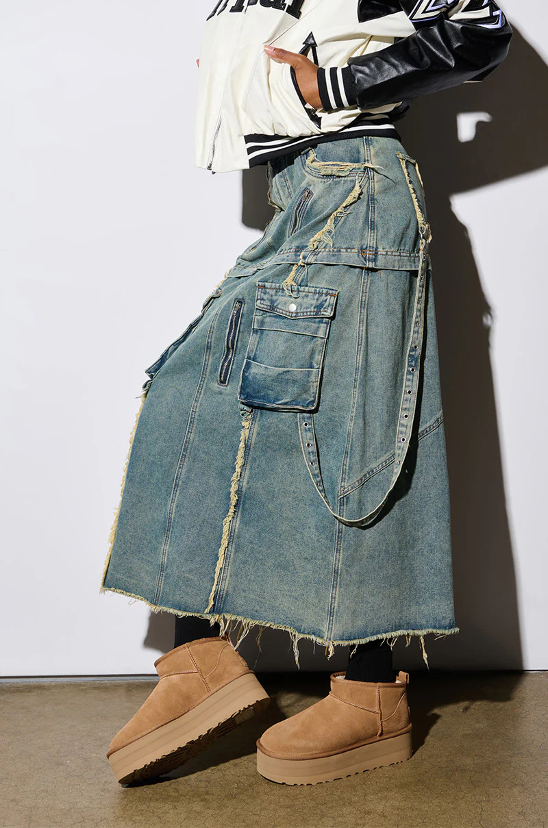 UGG CLASSIC ULTRA MINI PLATFORM IN CHESTNUT | AKIRA