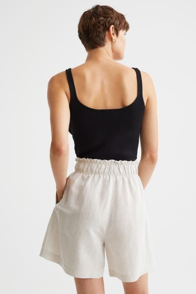 Conscious choiceShorts aus einem Leinen-/Viskosemischgewebe mit hohem elastischem Bund, einem kle... | H&M (DE, AT, CH, NL, FI)