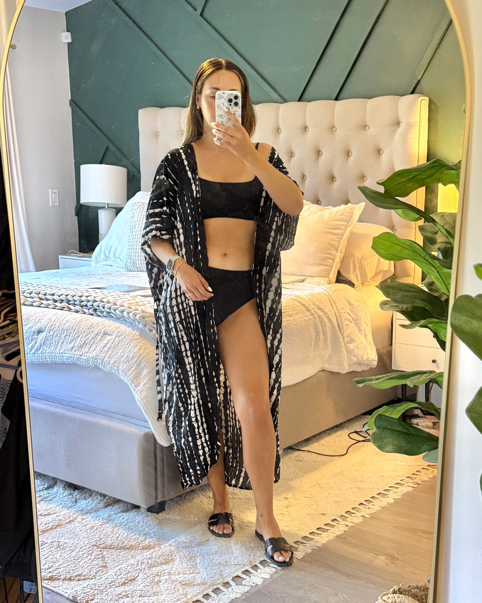 Black and white swim cover up☀️

#blackandwhite #swimcoverup #beach #swim #resort #resortootd

#LTKgrwm #LTKootd