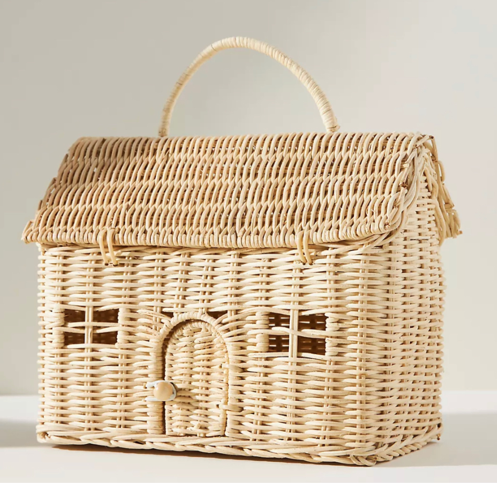 Sweet little girl detail for Anne Merritt’s bookcase🎀

#LTKfamily #LTKbaby #LTKhome