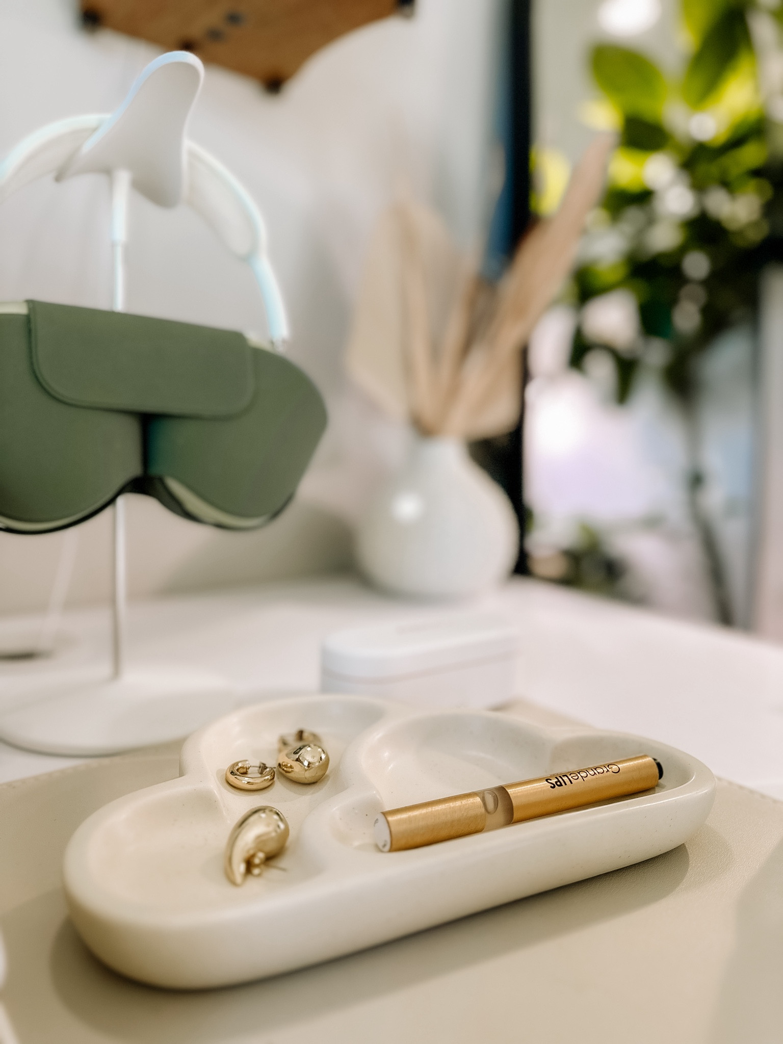 Office essentials 👌🏻 add the pretties soft tones in office decor to keep your mind at ease while you work! 🫶🏻 I love this little dish that can collect jewelry, makeup, pens etc! 

#LTKhome #LTKSeasonal #LTKstyletip