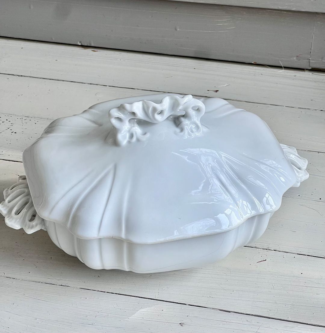 Antique White Scalloped Ironstone Tureen - Etsy | Etsy (US)