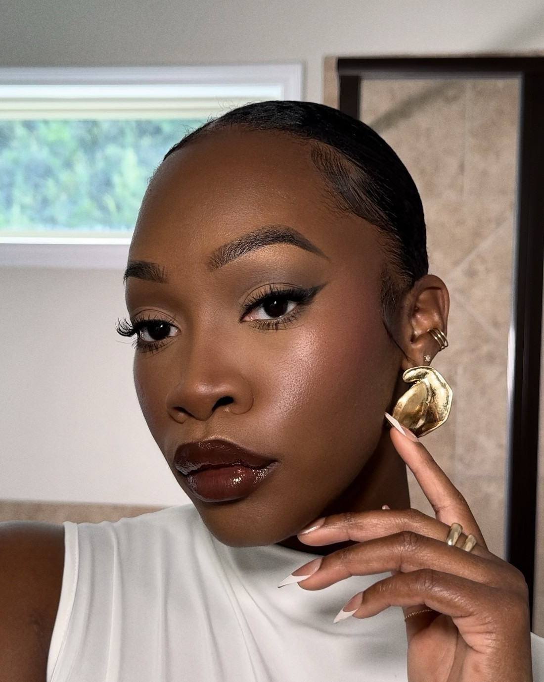 The perfect makeup look for fall 2024 🤎 matte lids & a glossy deep lip 👌🏾

#LTKBeauty