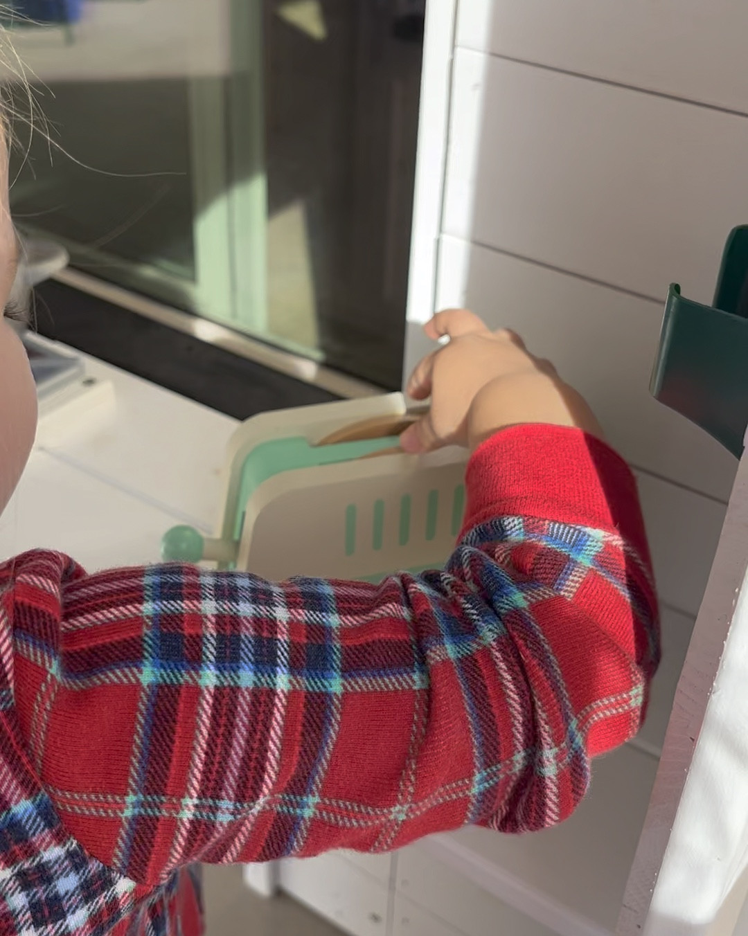 Run to targets dollar section and get this toy !!!! it doesn’t take any batteries and his solid wood. Avery is loving the cause-and-effect of putting the toast in and watching it pop up when she pushes the button down. 🍞🧈