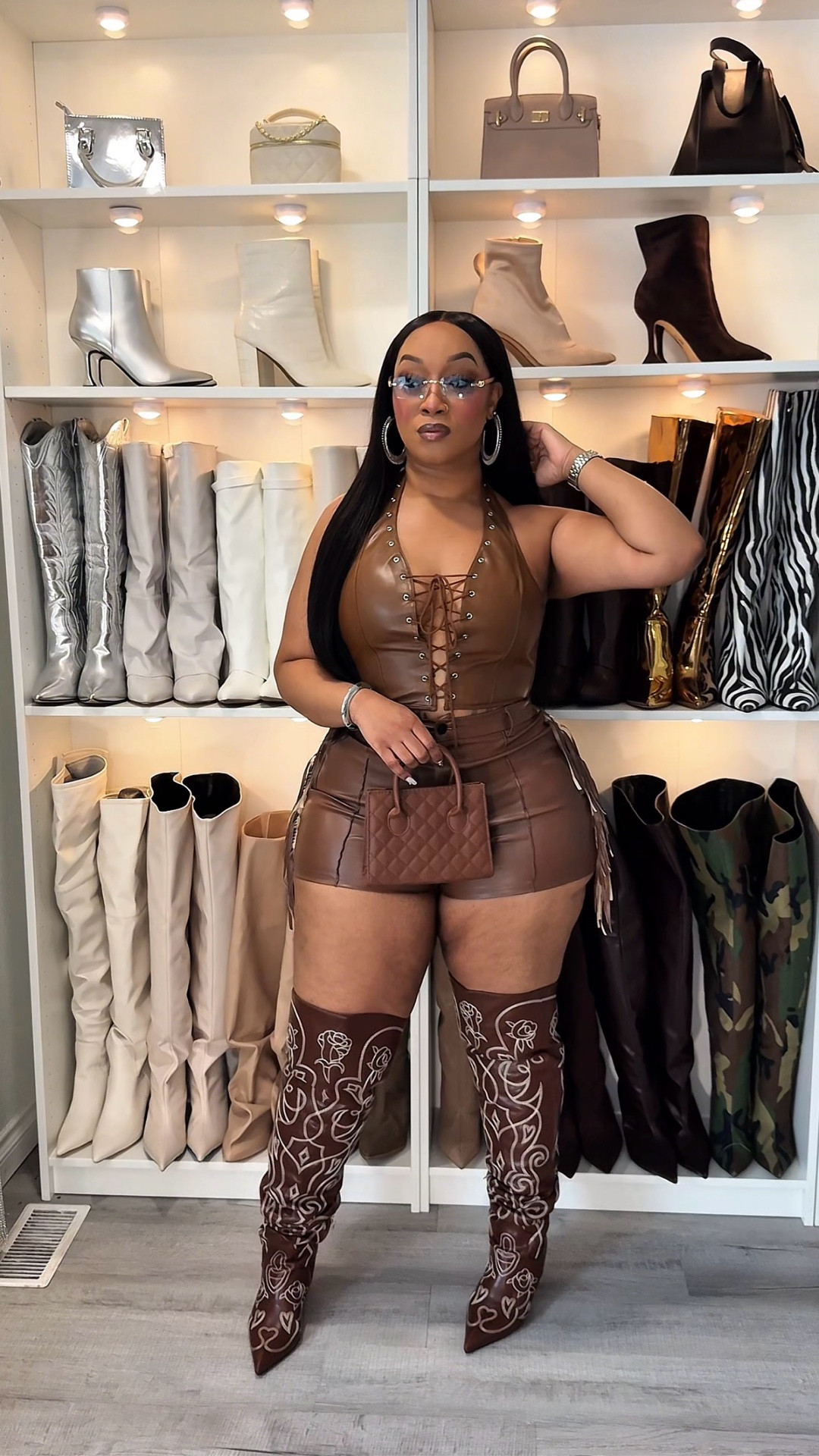 Hey Beauties 🩷

I loveeee the way this brown turned out 😍 The only thing that really would have set it off would have been a silver feather arm cuff 🔥

Please pay close attention if you struggle with fish like smells with faux leather items 🫠

Top Large
Shorts XL 


#LTKPlusSize #LTKMidsize #LTKSeasonal