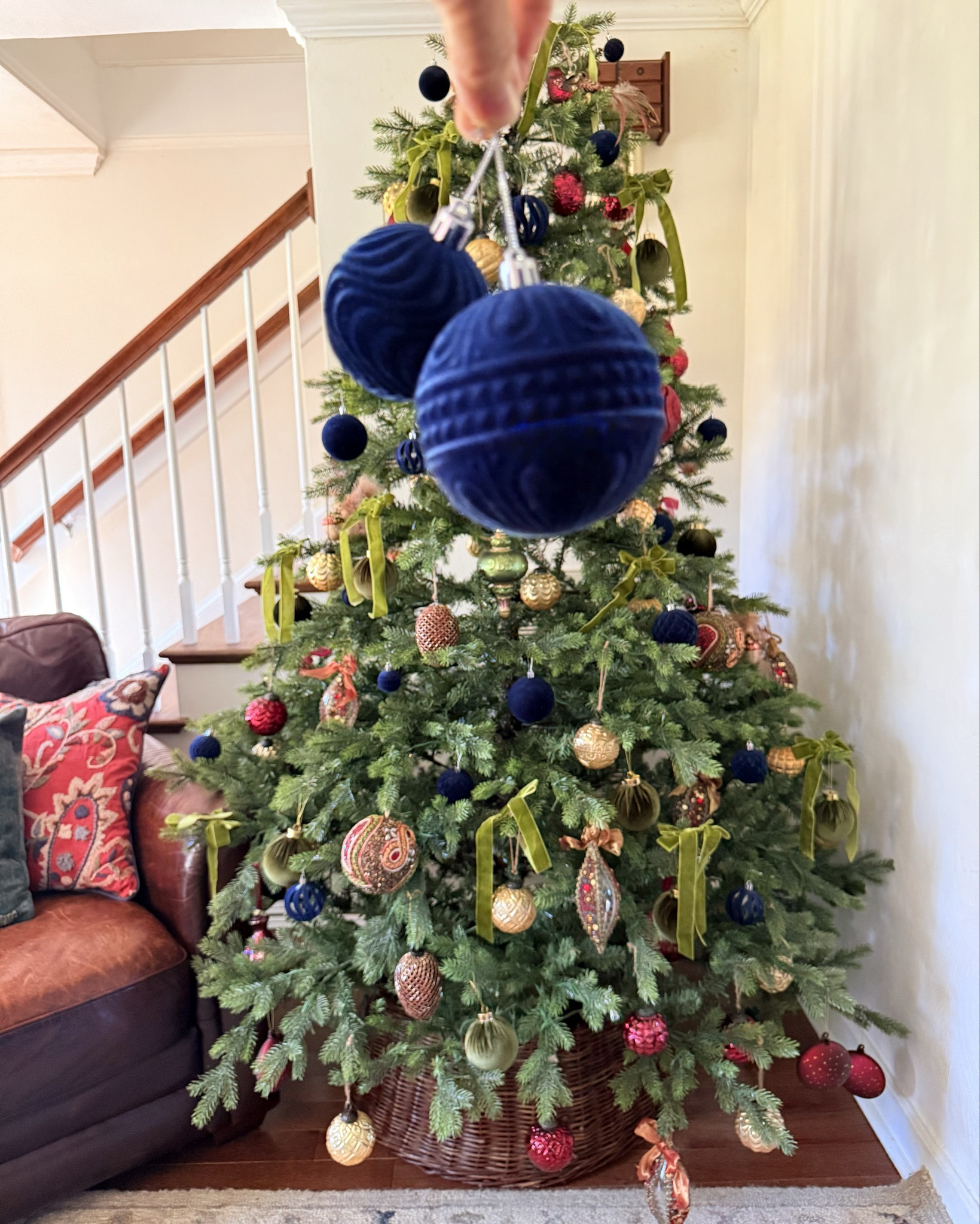 Christmas tree  ornaments . Senjie Blue velvet ornaments set . Christmas decorations. Home decor . Blue home decor .

#ltk #ltkfinds 



#LTKHome #LTKHoliday #LTKSeasonal