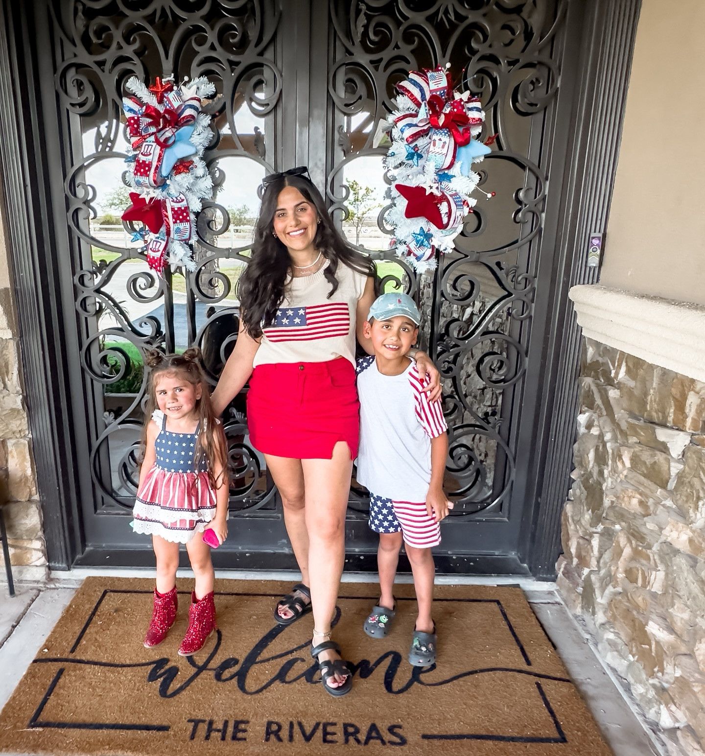 @belindaandco Land of the free because of the brave 🇺🇸 HBD America 💥✨

Mine & Ace’s outfits all from @amazon

Ayla’s & Avery’s @bumsandrosesofficial 

Door wreaths @crystalrascon_ 

#fourthofjulyweekendfun #smalltownlove #fourthofjulyweekend🇺🇸 #fourthofjulybaby #fourthofjulycelebration #fourthofjulyoutfit #fireworkdisplay

Fourth of July, 4th of July, Independence Day, family, family outfits