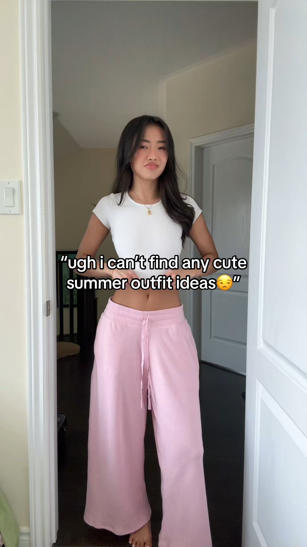 summer outfit ideas! (black bag is from SAMO ONDOH, white jeans are from Zara called the balloon, baggy jeans) code RICHELLE20 for princess polly 