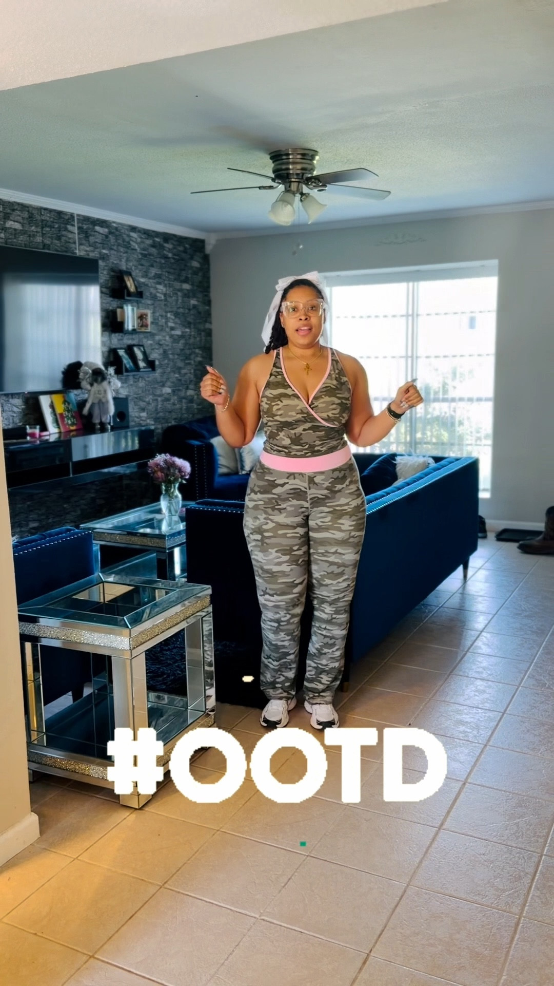 Happy Saturday y’all, here is my GYM OOTD.

#gymootd #gymfit #athleisurewear #pinkvs 


#LTKgrwm #LTKMidsize #LTKActive