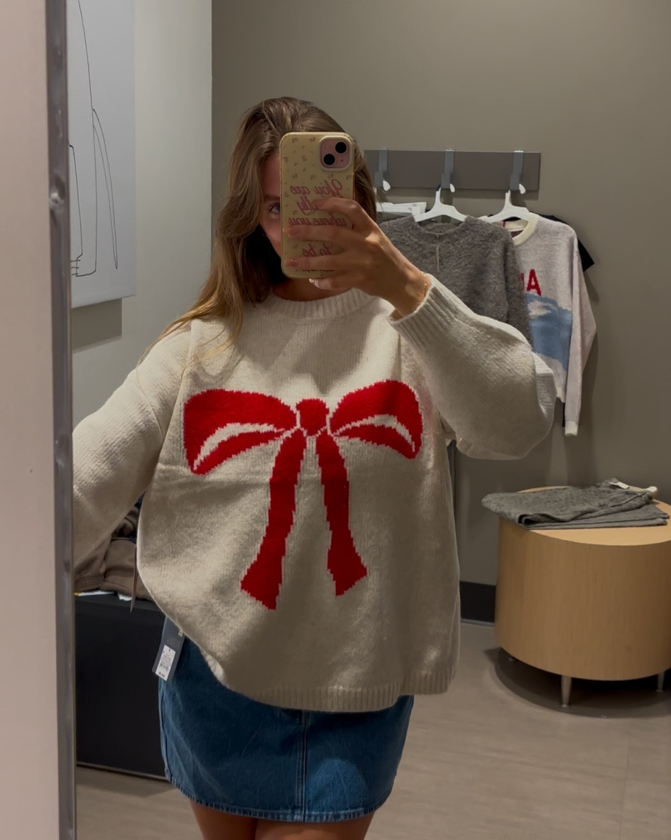 Bow holiday sweater! Wearing a size XL 

#LTKHoliday #LTKStyleTip