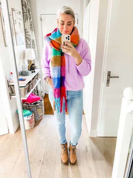 Outfits of the week 

Ready to walk my moms dog 🐶 

Lavender hooded sweatshirt with a statement print on the back. The softest scarf that is available in 15 color combinations, high stretch jeans and sturdy boots with faux fur lining. 



#LTKfit #LTKeurope #LTKstyletip