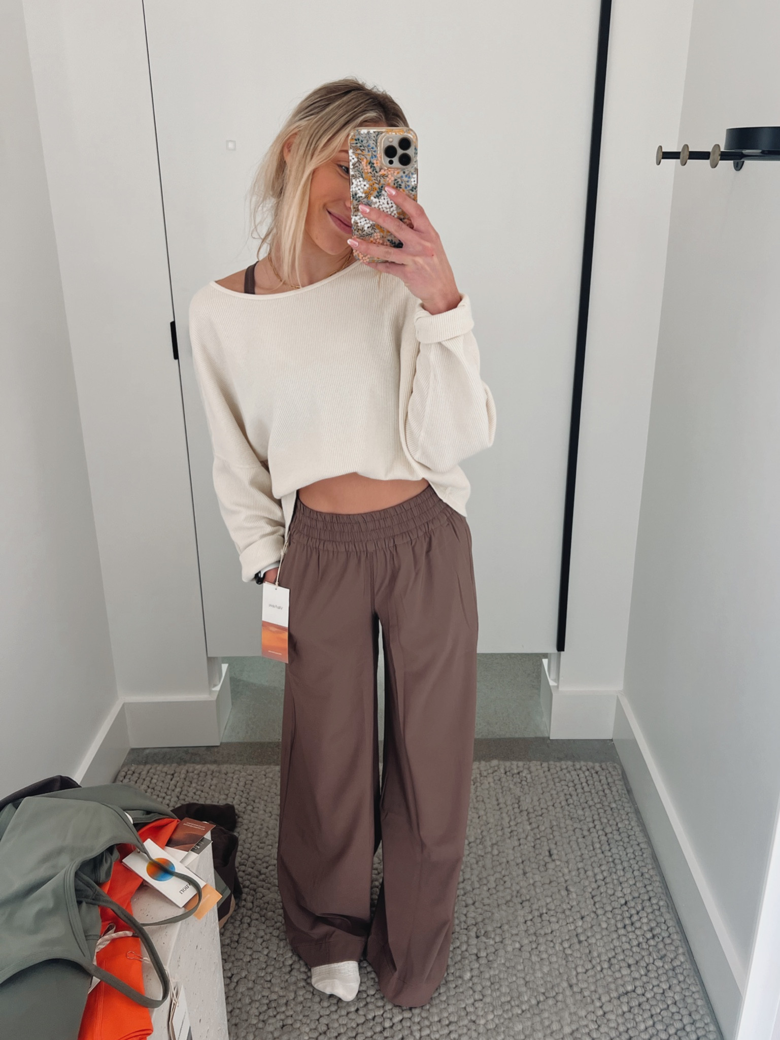 The comfiest wide leg pants🤎

I’m 5’1 and got XXS Short pants.
Sports bra is XXS
Top is XS/S

Vuori, spring collection, villa wideleg, comfy loungewear, Vuori pants, women’s fashion, petite fashion, comfy work pants, waffle crew, waffle women’s top, spring fashion inspo 

#LTKworkwear #LTKSeasonal #LTKstyletip