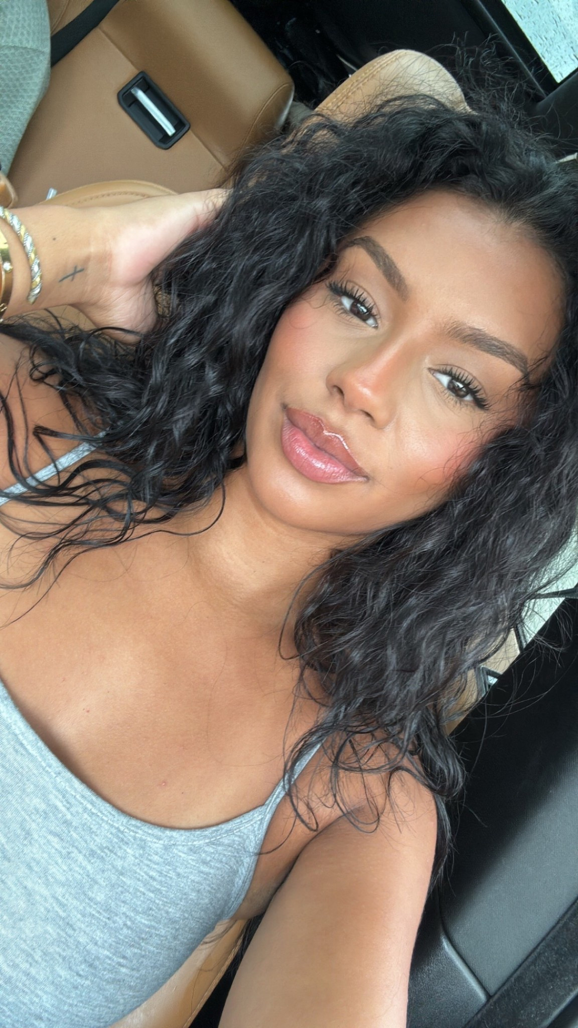 Wearing the SKIMS Soft Lounge Long Slip Dress in Heather Grey. I’m wearing a size small and it fits like a dream ✨

 #SKIMS #SoftLoungeDress #HeatherGrey #ModalRib #SlipDress #FallStyle #MinimalChic #EffortlessStyle #LoungeInStyle #TrueToSize #LongDress #ComfyAndCute #WardrobeStaple #ViralDress #InternetFavorite #FallFits