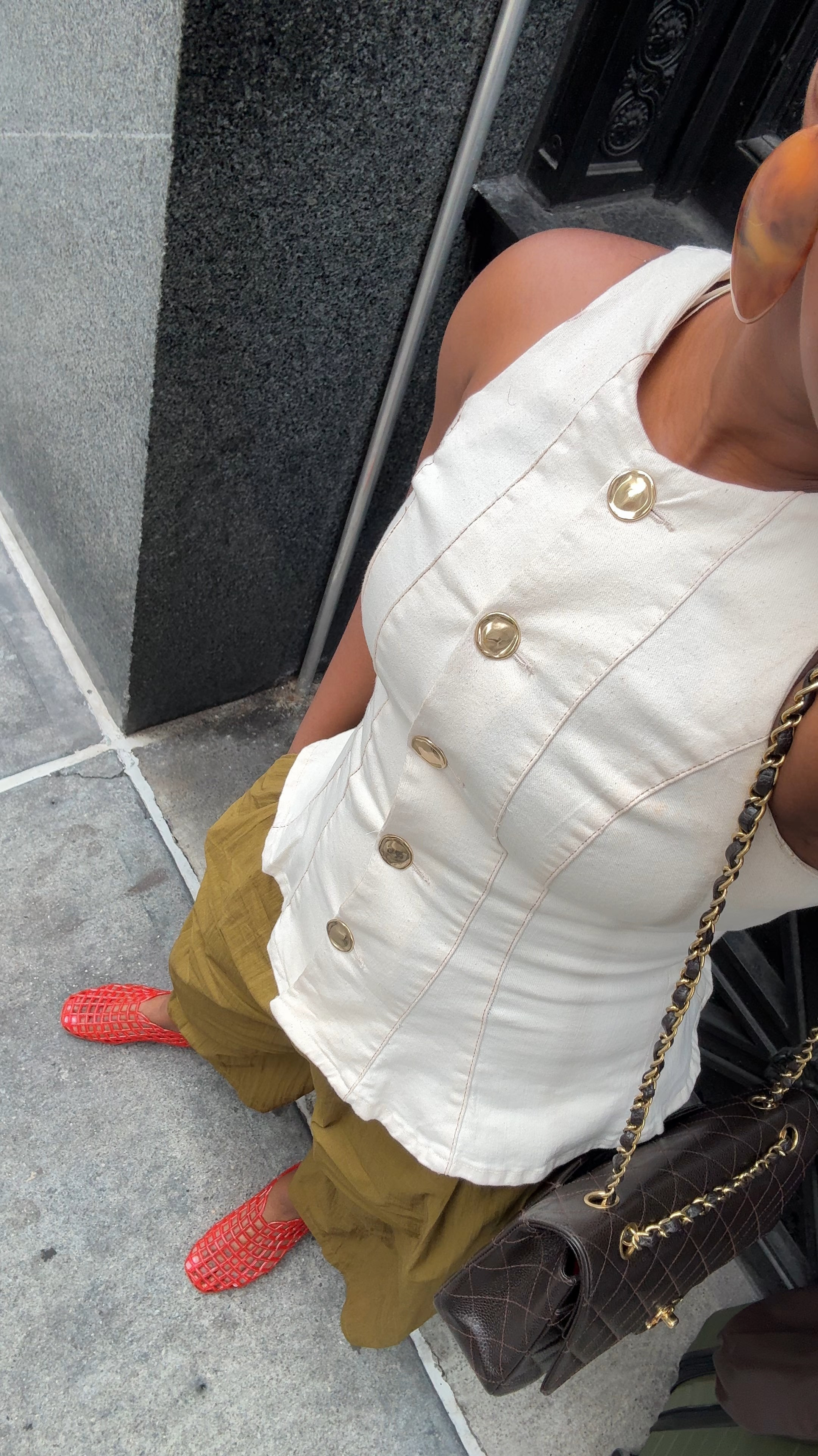 Summer Style Inspo: linen blend pants with structured vest, jelly ballet flats & Chanel flap bag. A chic, breathable summer look that’s easy to recreate.  #linenpants #summerneutralstyle #summerstyleinspo #ltkfashionfinds

#LTKStyleTip #LTKShoeCrush #LTKItBag