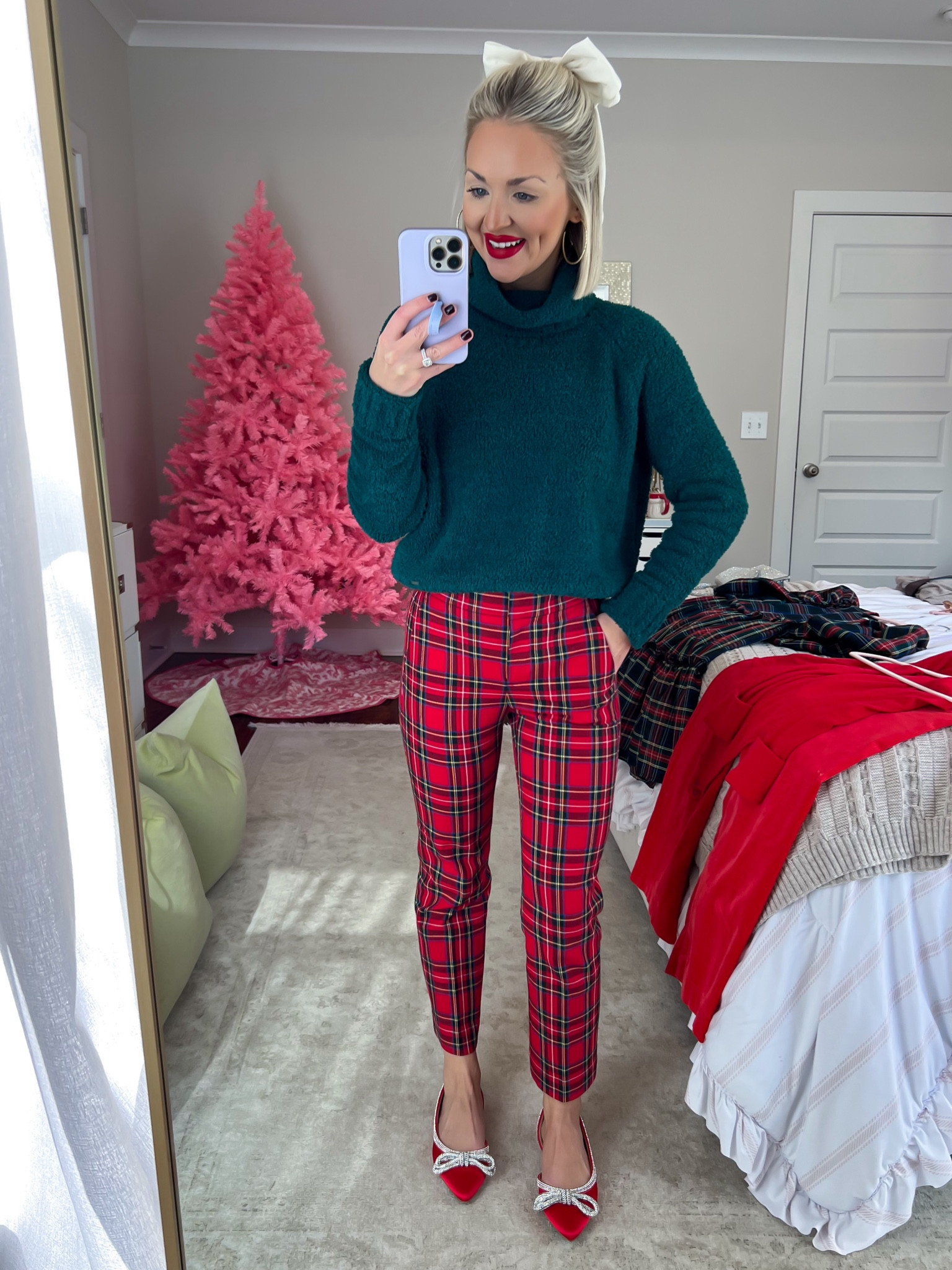 Red plaid pants / holiday outfit / holiday style / christmas outfit / plaid trousers / red bow flats / hair bow / girly holiday style 
Size: XS sweater, 00 petite pants, 6.5 flats (runs big) 


#LTKParties #LTKHoliday #LTKSeasonal
