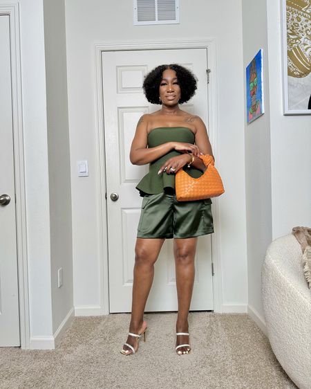 Pair the same peplum top from earlier with this cargo shorts. 
Accessorize with gold and orange bag. 
Medium top and shorts! 


#LTKSeasonal #LTKstyletip #LTKfindsunder50