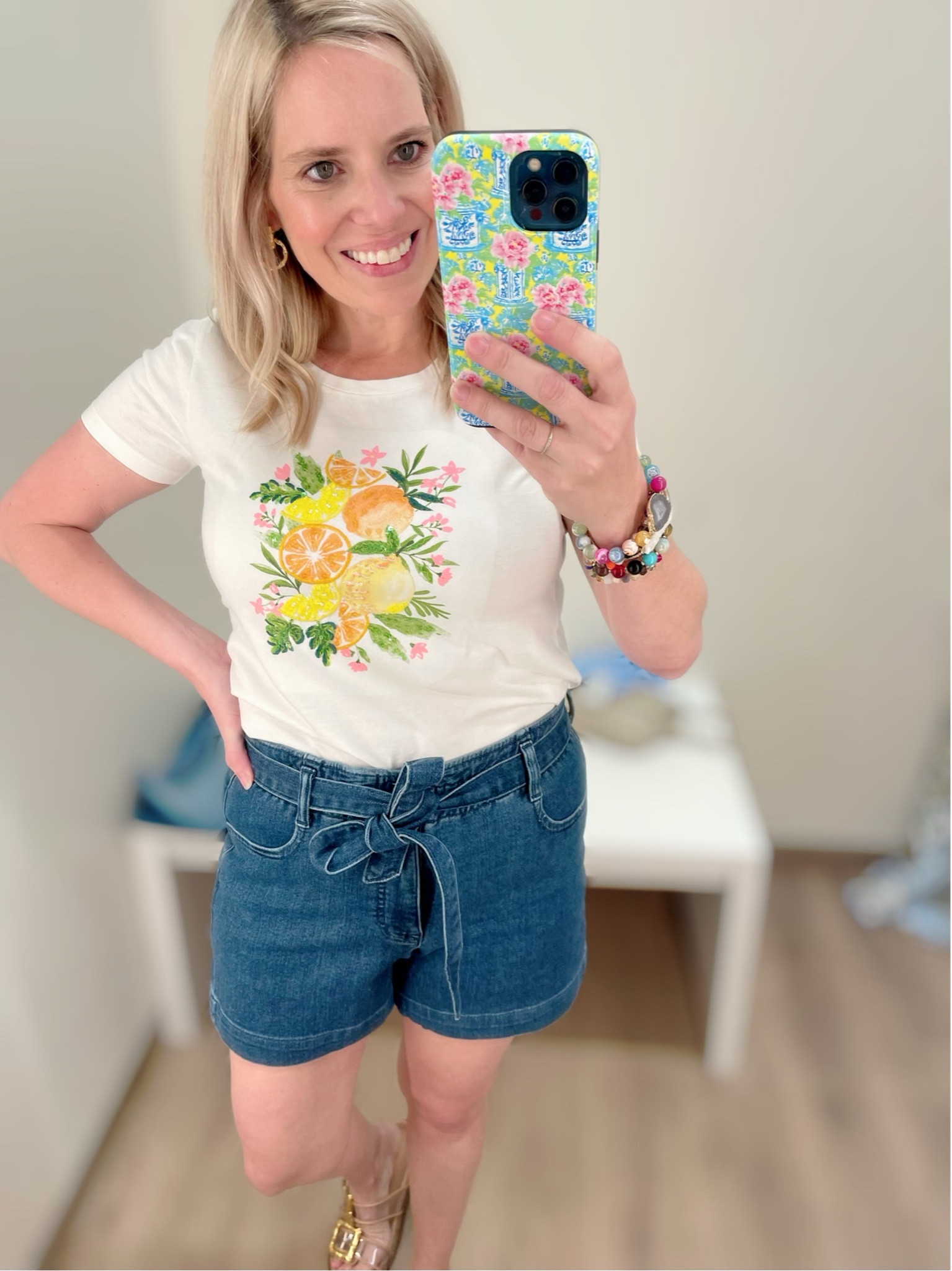 Size 26 paper bag waist denim shorts 

#LTKOver40 #LTKFindsUnder50 #LTKFindsUnder100