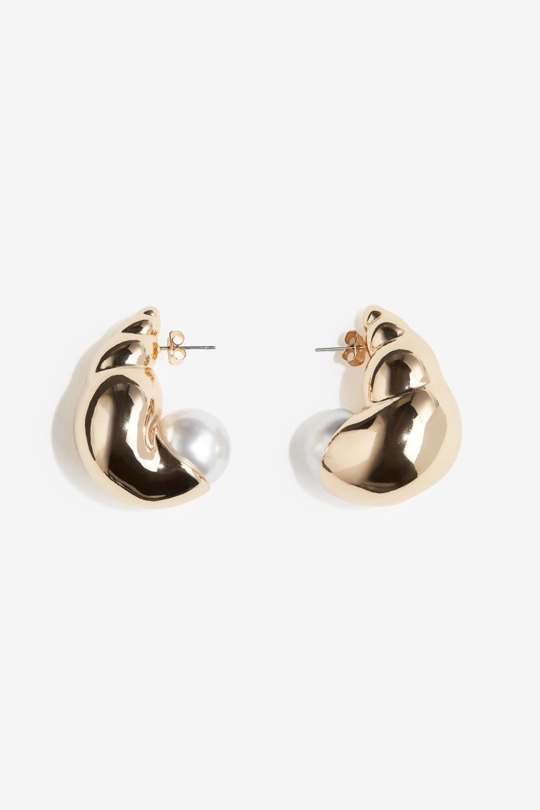 Shell-shaped Earrings - Gold-colored/white - Ladies | H&M US | H&M (US + CA)