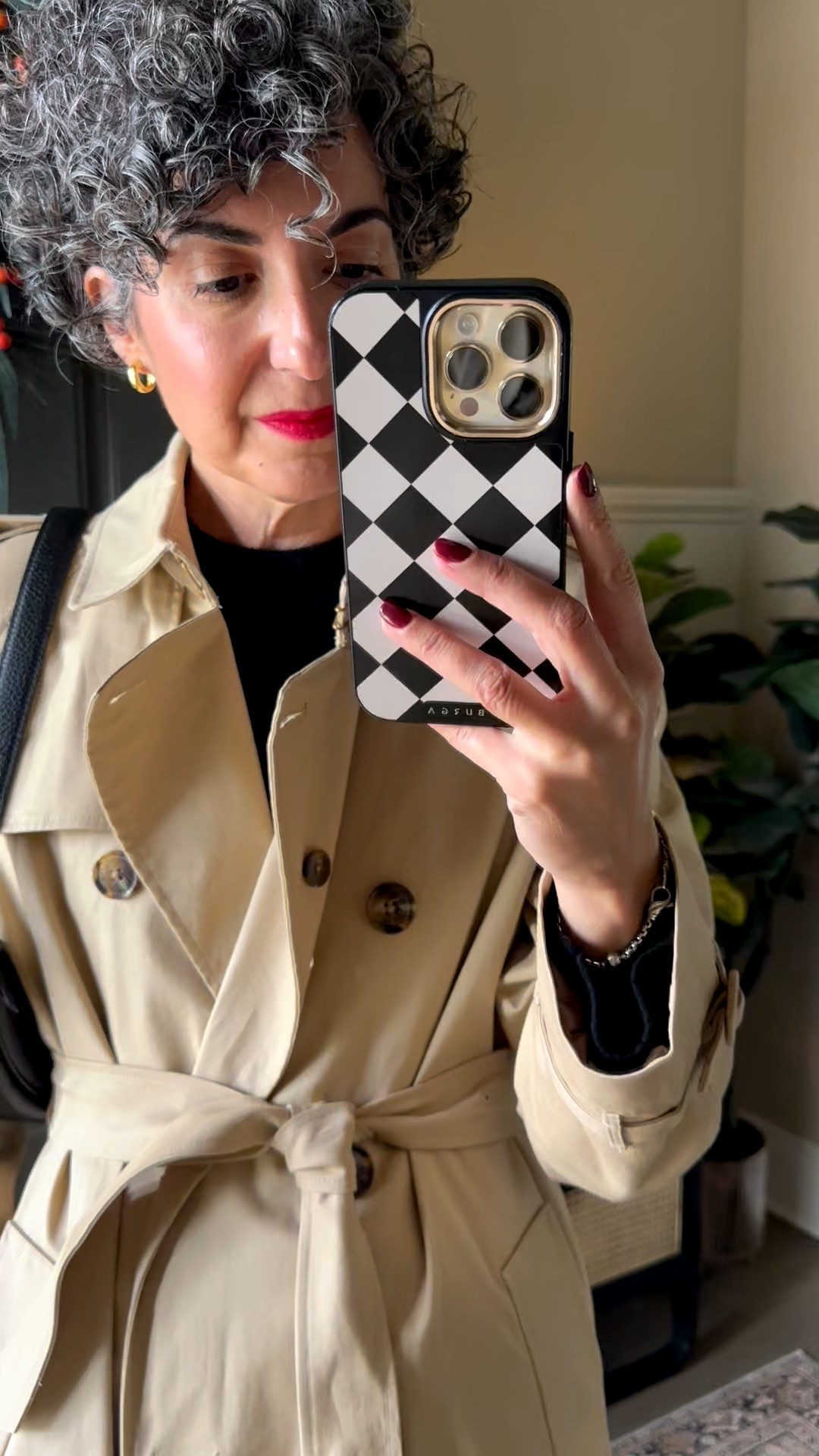 Quince Trench Coat - I sized up to a medium in this one. It’s gorgeous and so well made. 
.
#onequince