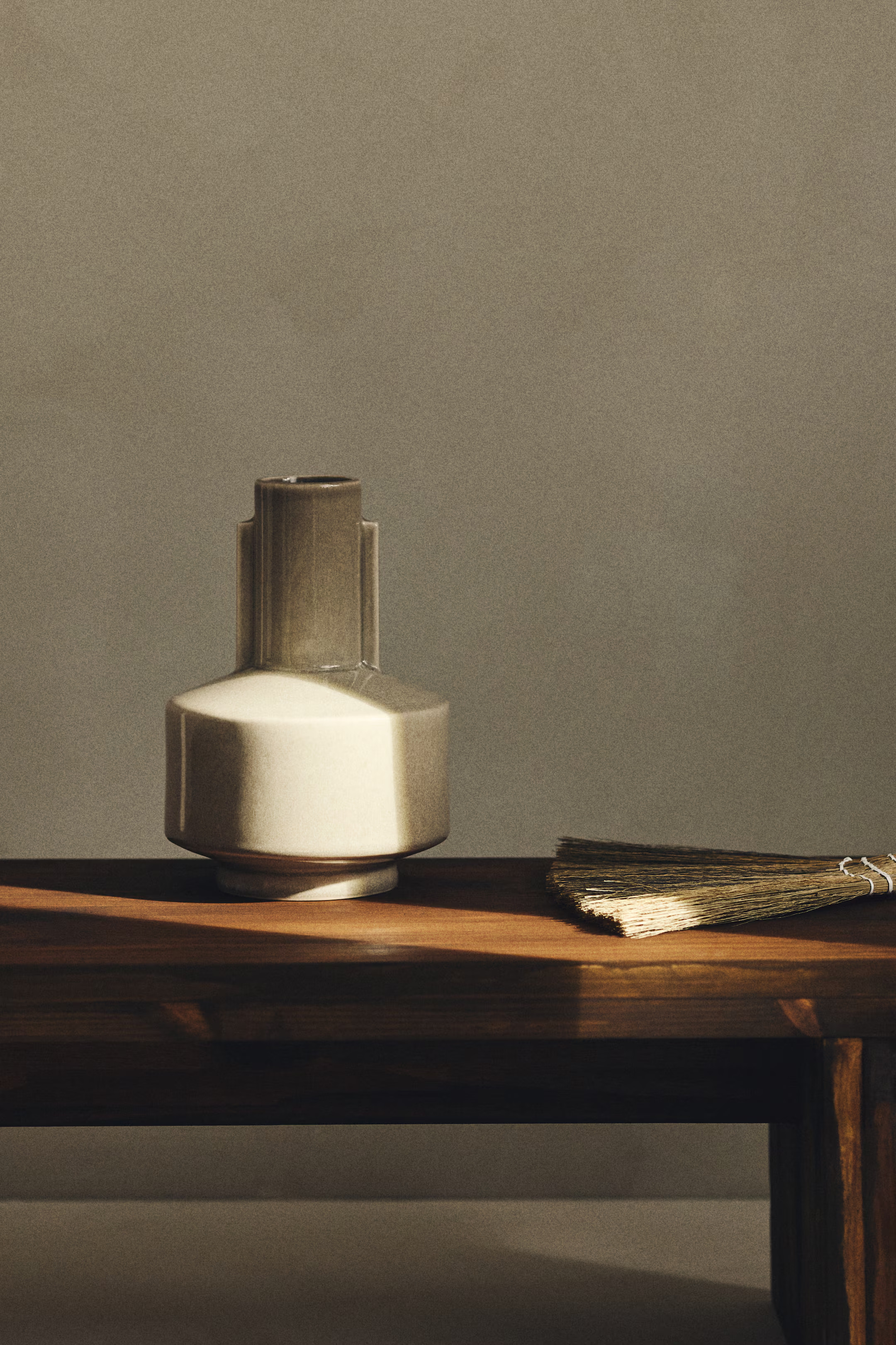 Reactive-Glaze Stoneware Vase | H&M (US + CA)