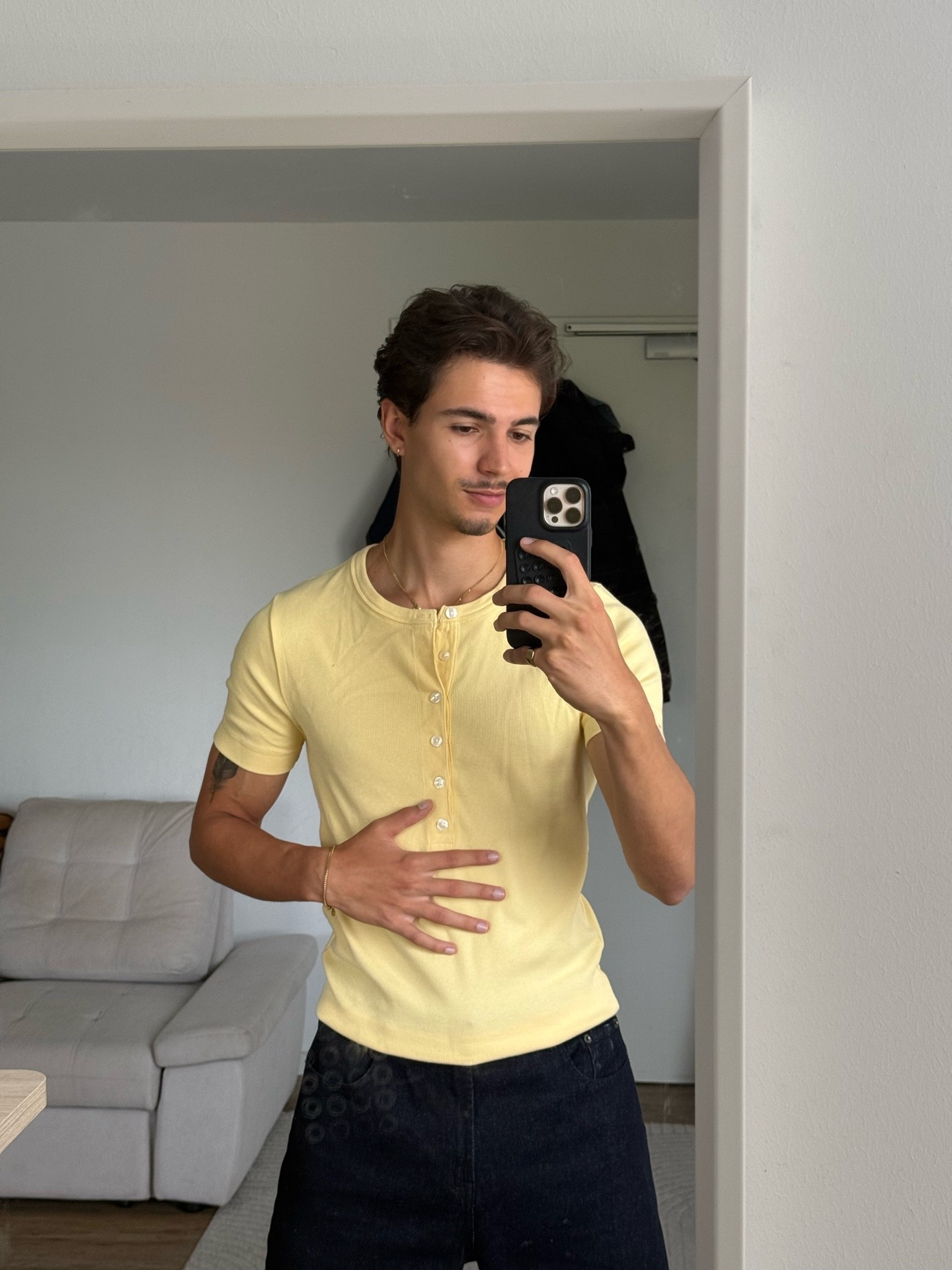 186cm 71kg wearing size s