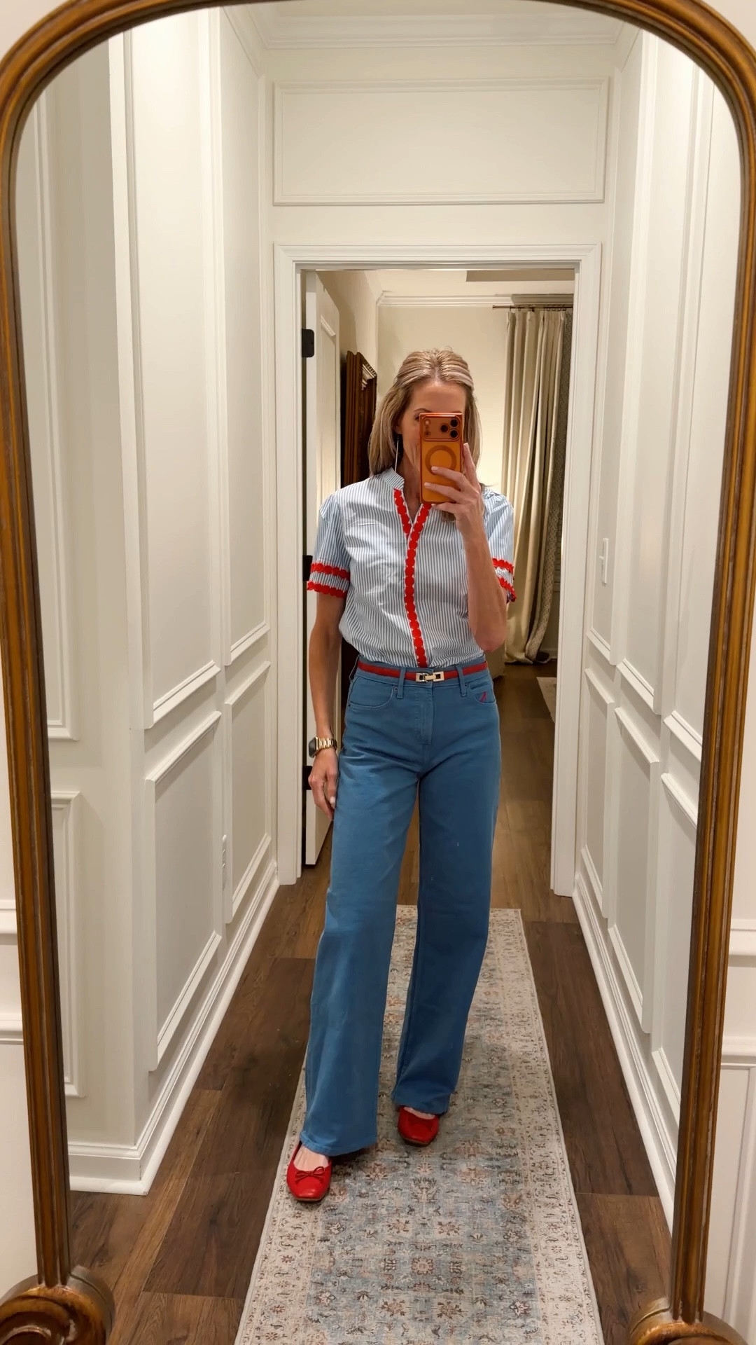 Amazon top matches these old navy x devil wears Prada collection. 
Size small top
Size 0 jeans 

#LTKdayinmylife #LTKootd #LTKgrwm