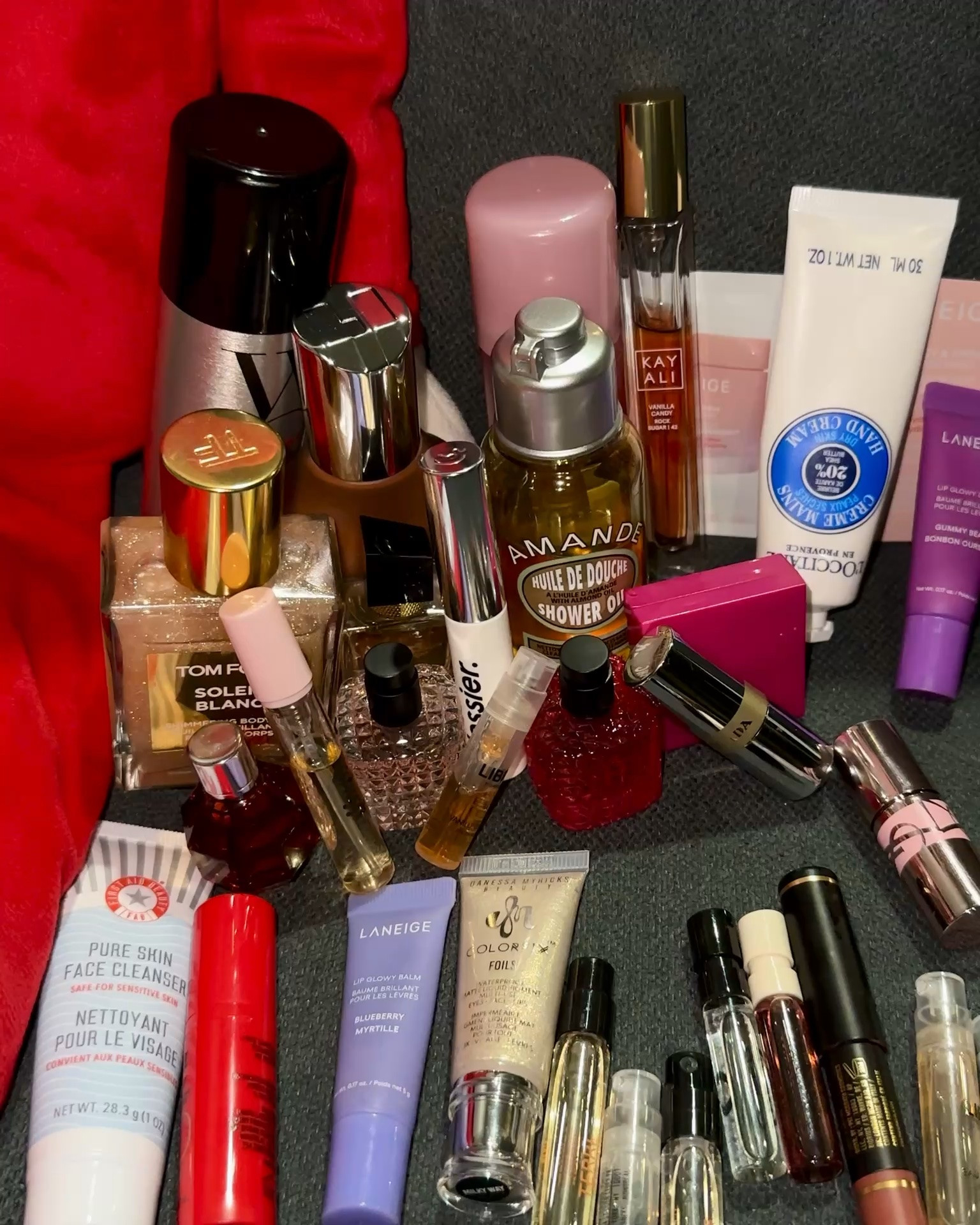 ✨🎂 Birthday Eve Favorites Drop! 🎂✨

Tomorrow is my birthday, and I couldn’t think of a better way to celebrate than sharing some of my absolute favorite Sephora minis with you! 💖 These are the beauty, skincare, and fragrance gems I keep reaching for again and again. Perfect for trying luxury favorites without the full-size commitment—and they’re travel-friendly too! ✈️✨

If you’ve been looking for new beauty finds, these minis have definitely earned a spot in my collection. Tap to shop my favorites! 🛍️💕

#LTKBeauty #SephoraFinds #SephoraFavorites #BeautyLover #MiniButMighty #TravelBeauty #SkincareFavorites #PerfumeLover #MakeupMustHaves #LTKStyle #LTKSaleAlert #LTKGiftGuide #BeautyObsessed #BirthdayFavorites #ShopMyLTK #LuxuryBeauty #BeautyDeals #SephoraHaul #LTKCreator #LTKCommunity

#LTKTravel #LTKBeauty #LTKselfcare
