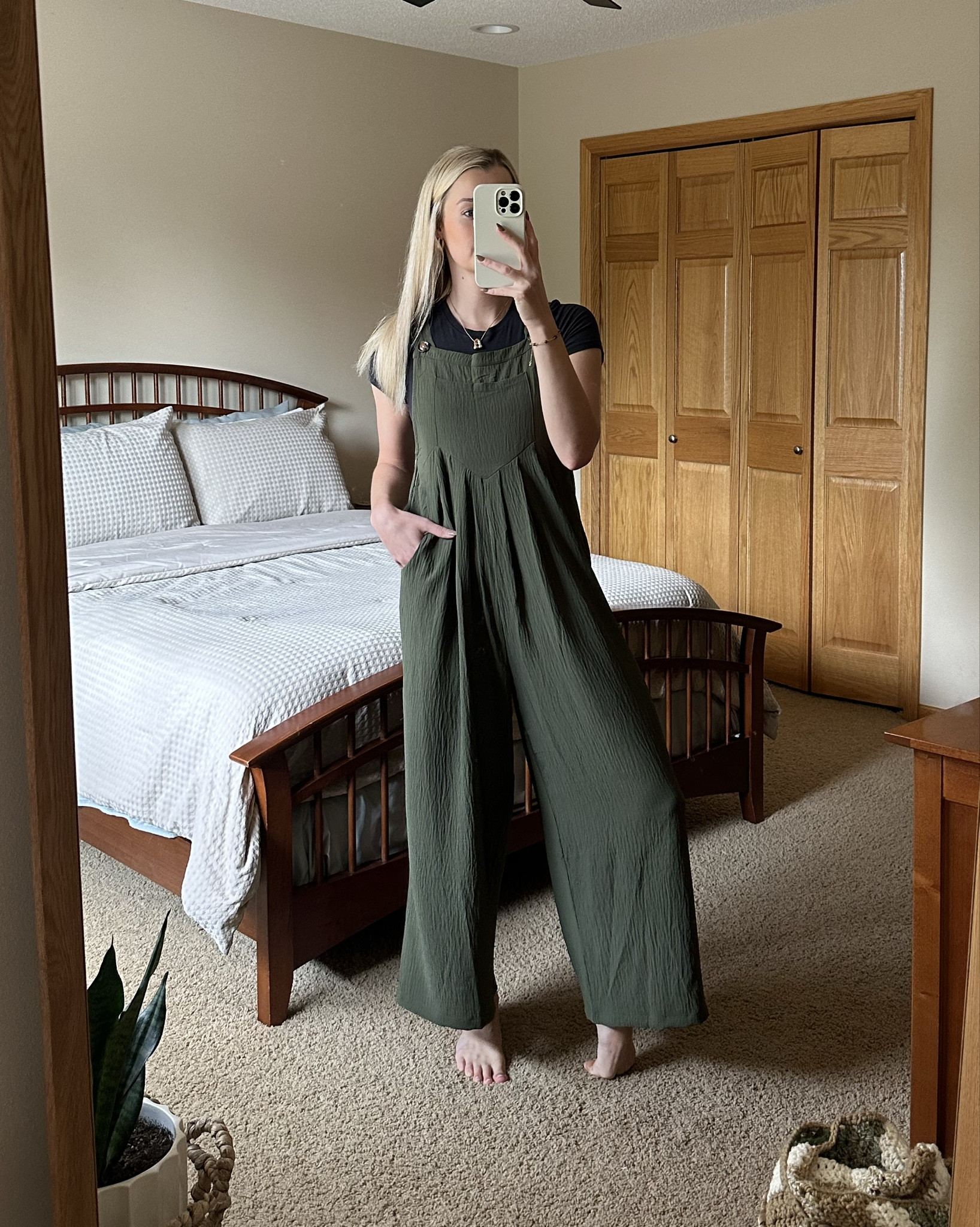 Affordable Fall Overalls - perfect for Spring and summer. Has adjustable straps

I’m wearing: small


#Overalls #spring 

#LTKSaleAlert #LTKSeasonal #LTKBeauty