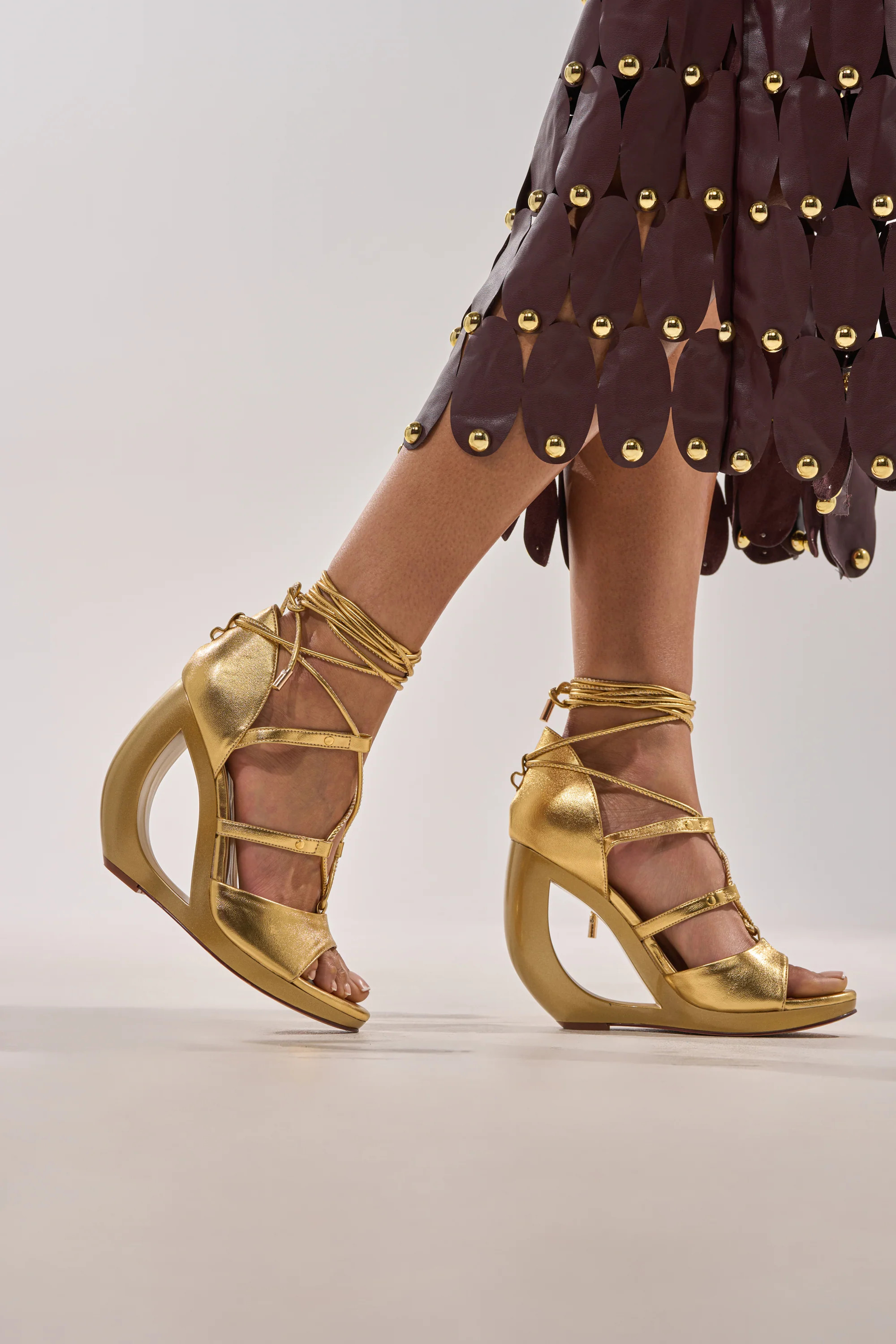 AKIRA GOLD RACHNA GOLD WEDGE OPEN TOE SANDAL | AKIRA