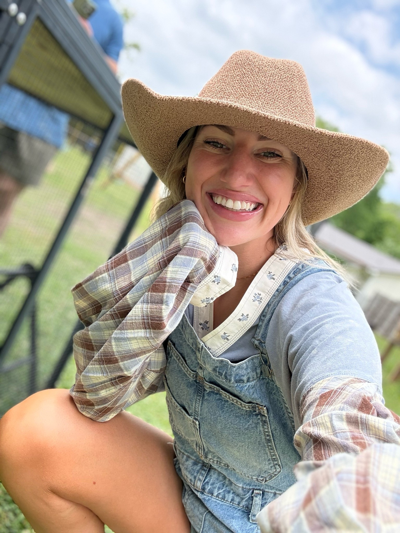 Hat on repeattttt 🔁 🤩
@Anthropologie

#LTKdayinmylife #LTKootd #LTKmorningroutine