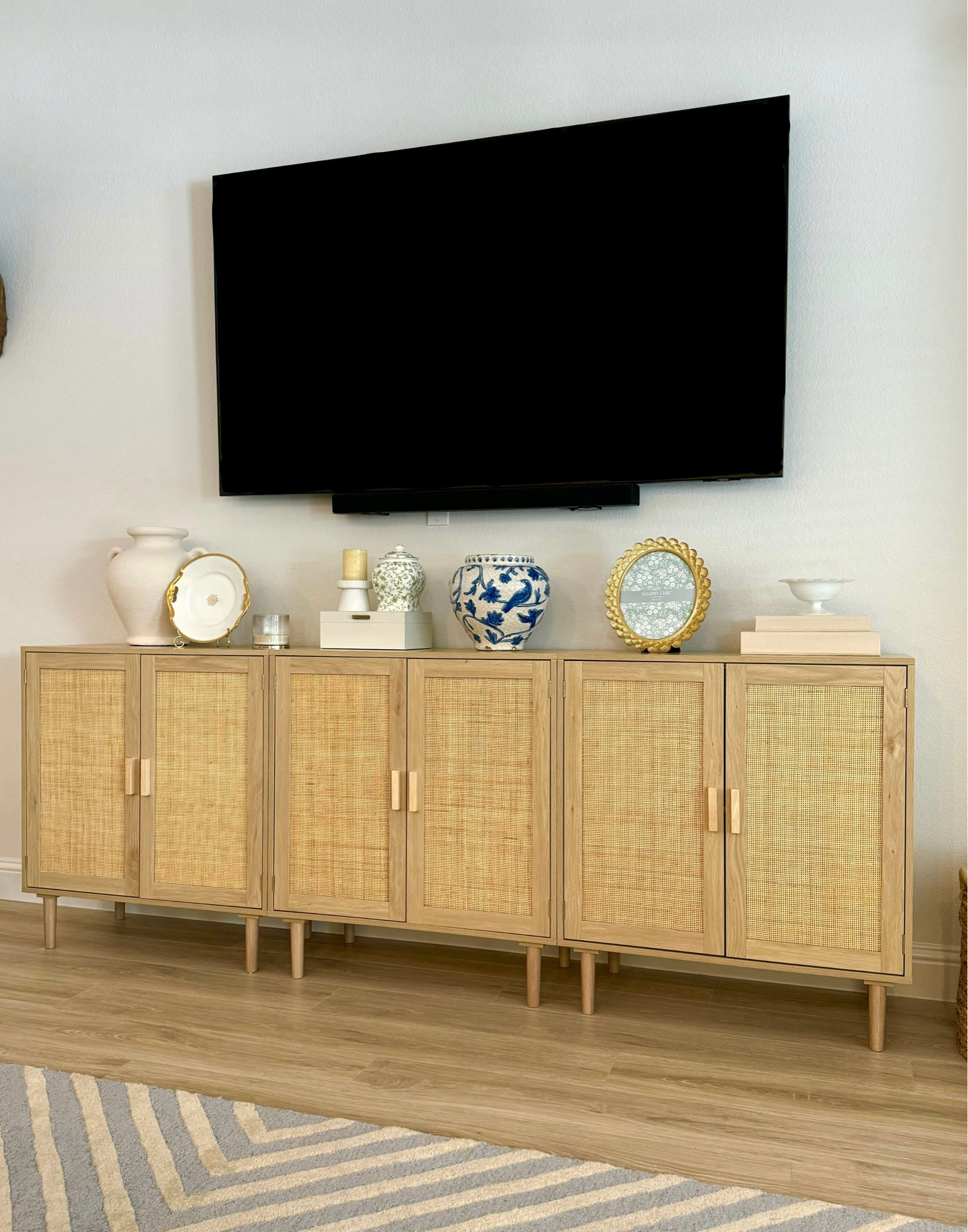 TV Console decor 💙💚

For the sideboard cabinets — Amazon photo shows black handles but they come with black or matching wood so you can choose :)

Sideboard decor — tv console decor — living room decor — living room ideas

#LTKHome #LTKFindsUnder100 #LTKFindsUnder50
