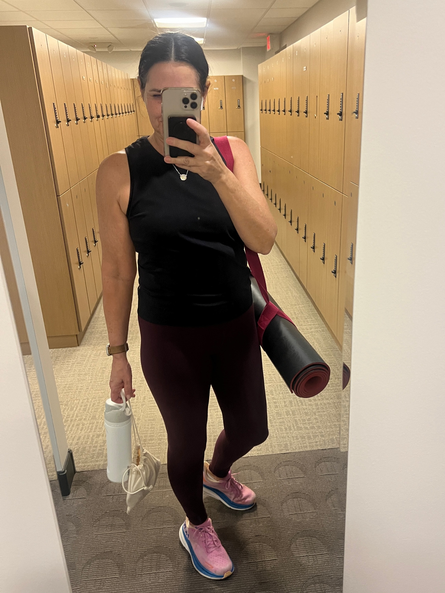 Anyone else feel like they drag ALL the things to workout?! LOVE it all though!

#athleta #lulemon #hoka #owala #yogajellies #fitness #apple #appleairpods

#LTKActive