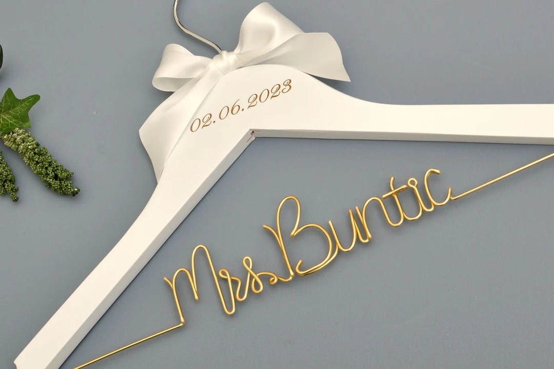 Bridal Hanger, Wedding Name Hanger, Personalized Hanger, Wedding Custom Hanger, Dress Hanger. Wed... | Etsy (US)