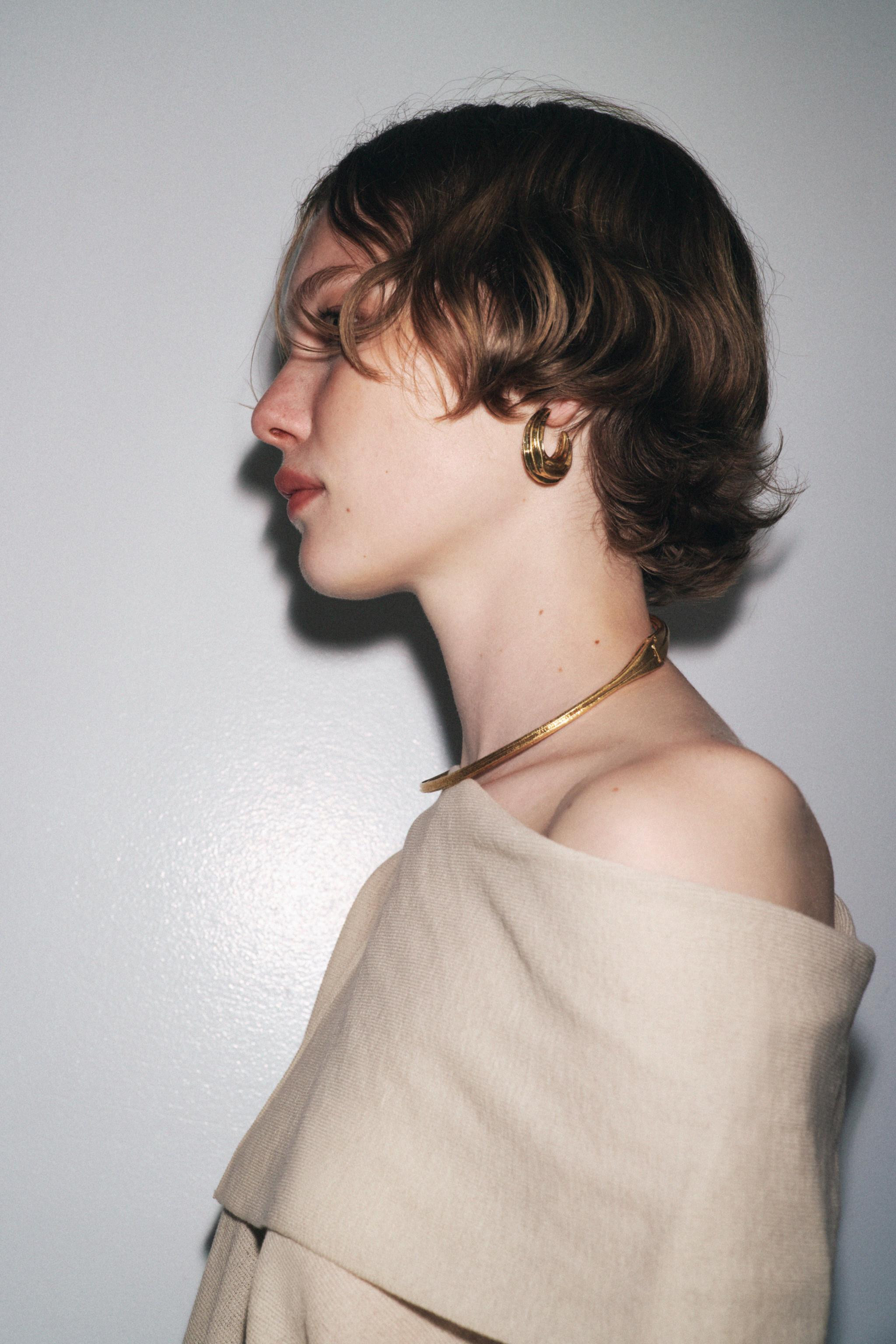 TEXTURED MEDIUM HOOP EARRINGS | Zara US