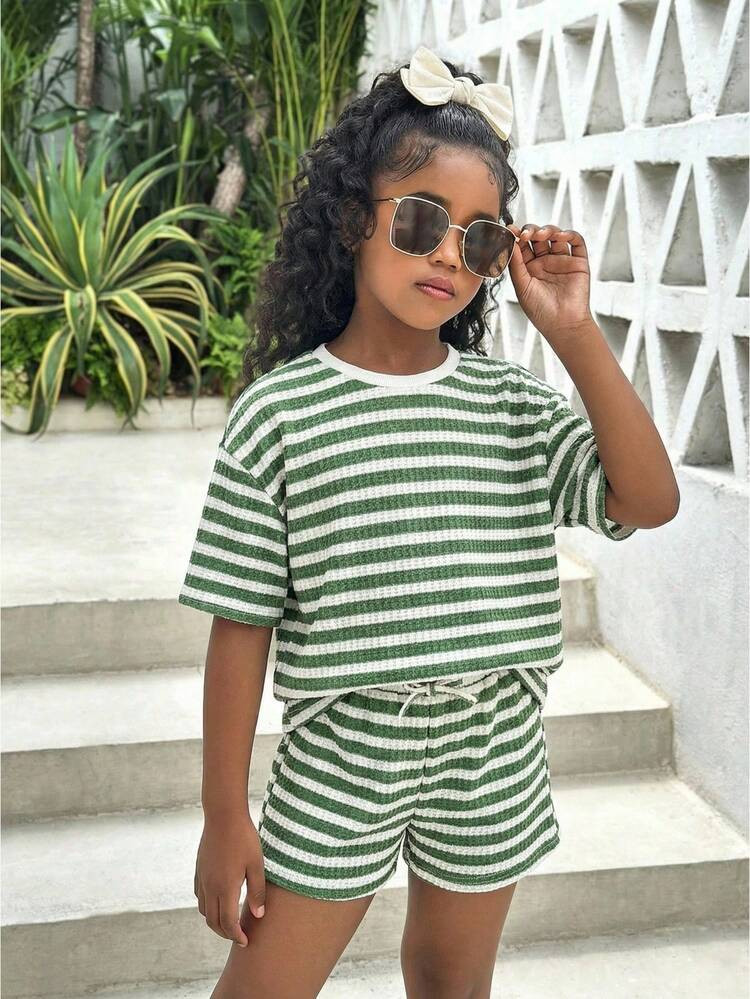 SHEIN Tween Girl Green Striped Raglan Top And Tie Waist Shorts 2 Pieces Casual Set | SHEIN
