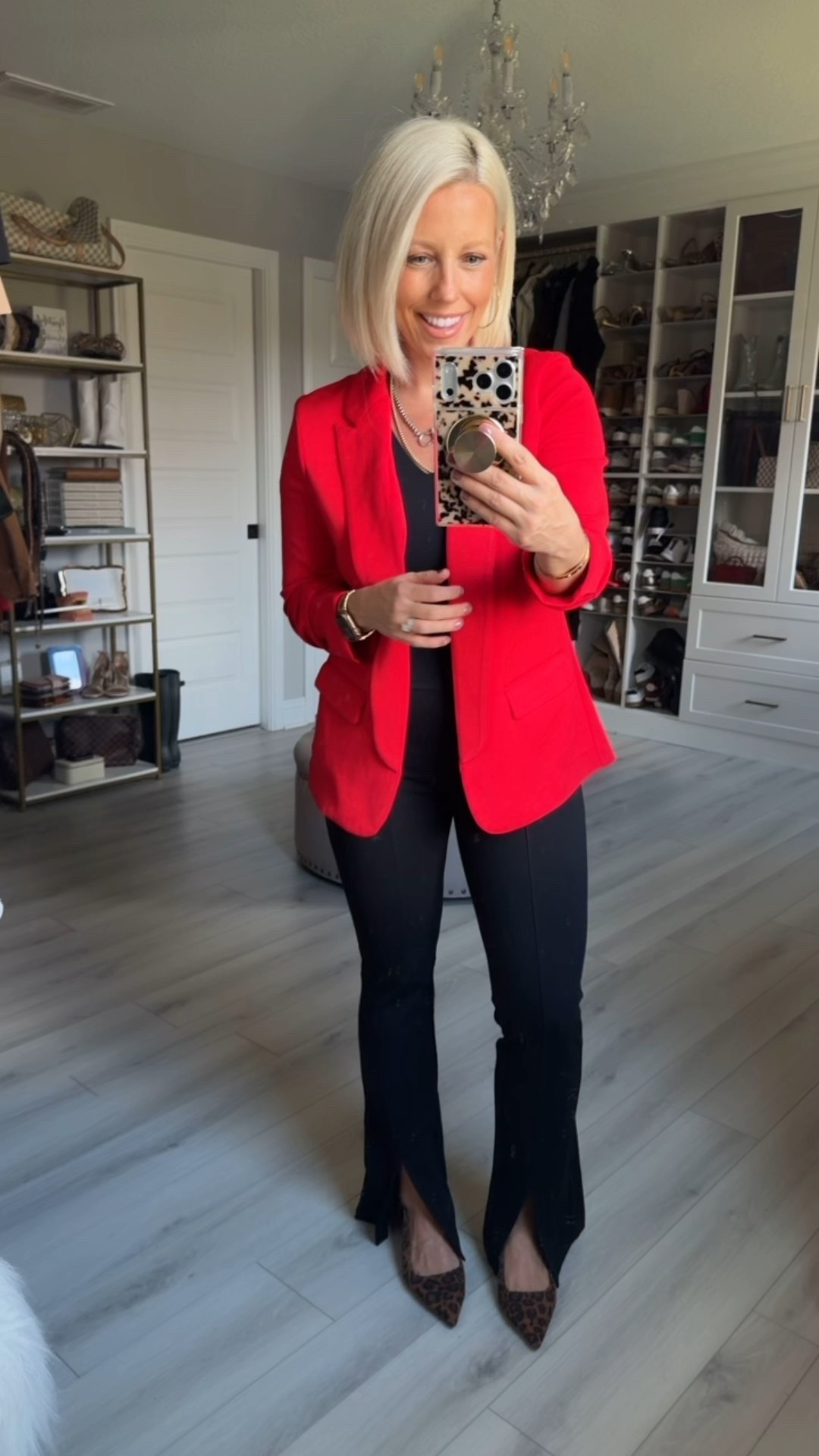 Walmart holiday haul!!! I’m loving all of the different textures and the ability to mix and match these pieces!!!! Grab them before they sell out!!!
⬇️⬇️⬇️
Wearing size small in everything!

#LTKSaleAlert #LTKHoliday #LTKStyleTip