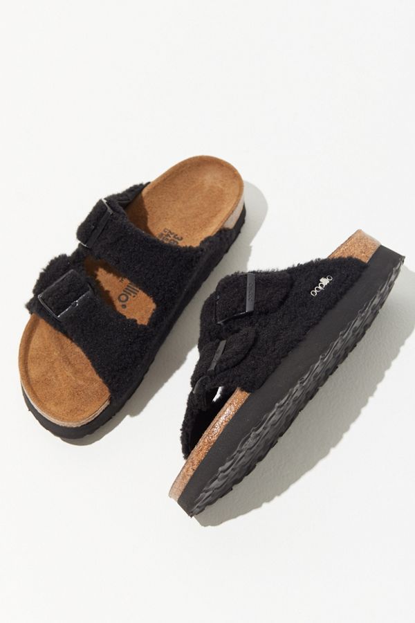 Birkenstock Arizona Papillio Platform Fur Sandal | Urban Outfitters (US and RoW)