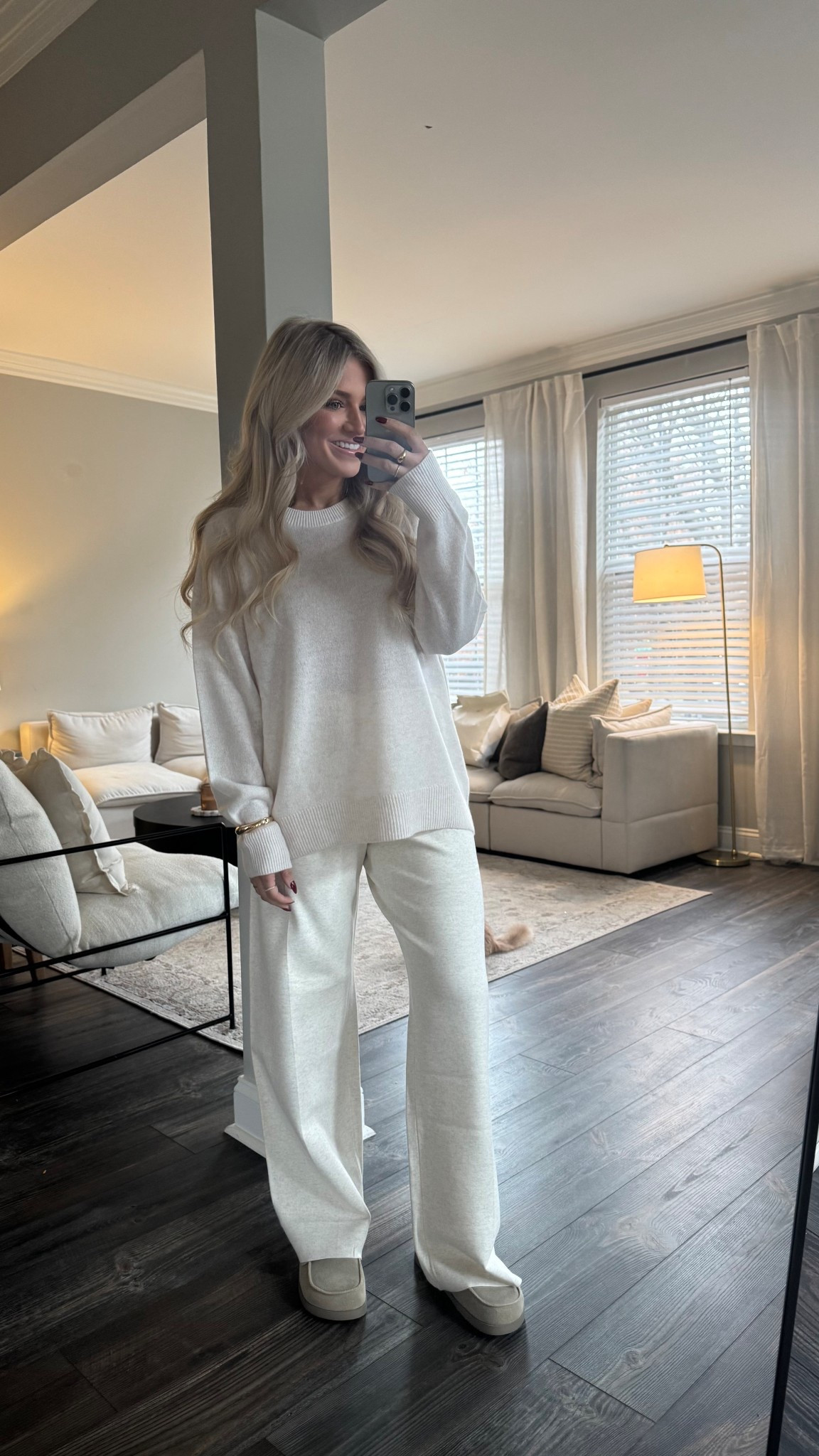You guys!!! This look from Aritzia is the best. These sweater pants feel so luxe! Wearing a medium in both and the fit is perfect 

#LTKStyleTip #LTKSeasonal #LTKShoeCrush