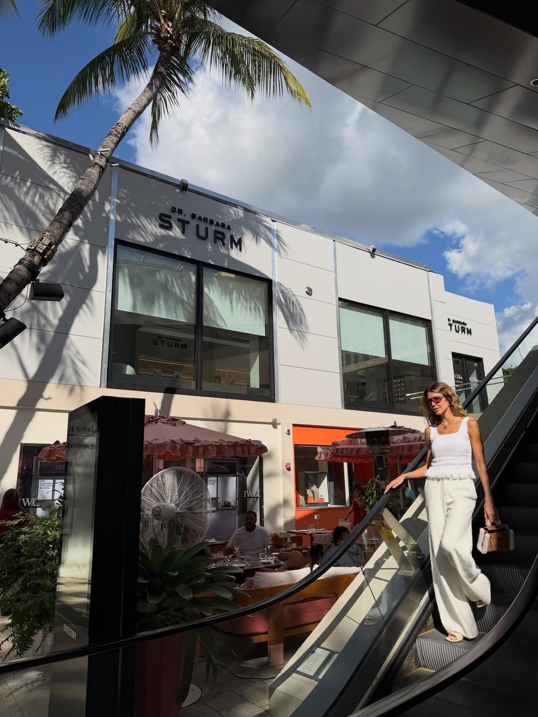 Look of the day ✨ Top is old so I linked similars!

#LTKSeasonal #LTKootd #LTKgrwm